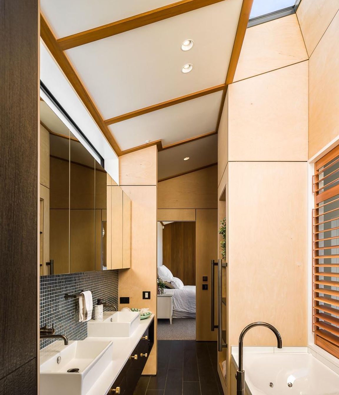 Control4 switches were the perfect choice for this modern architectural home where technology layers harmoniously with the design.