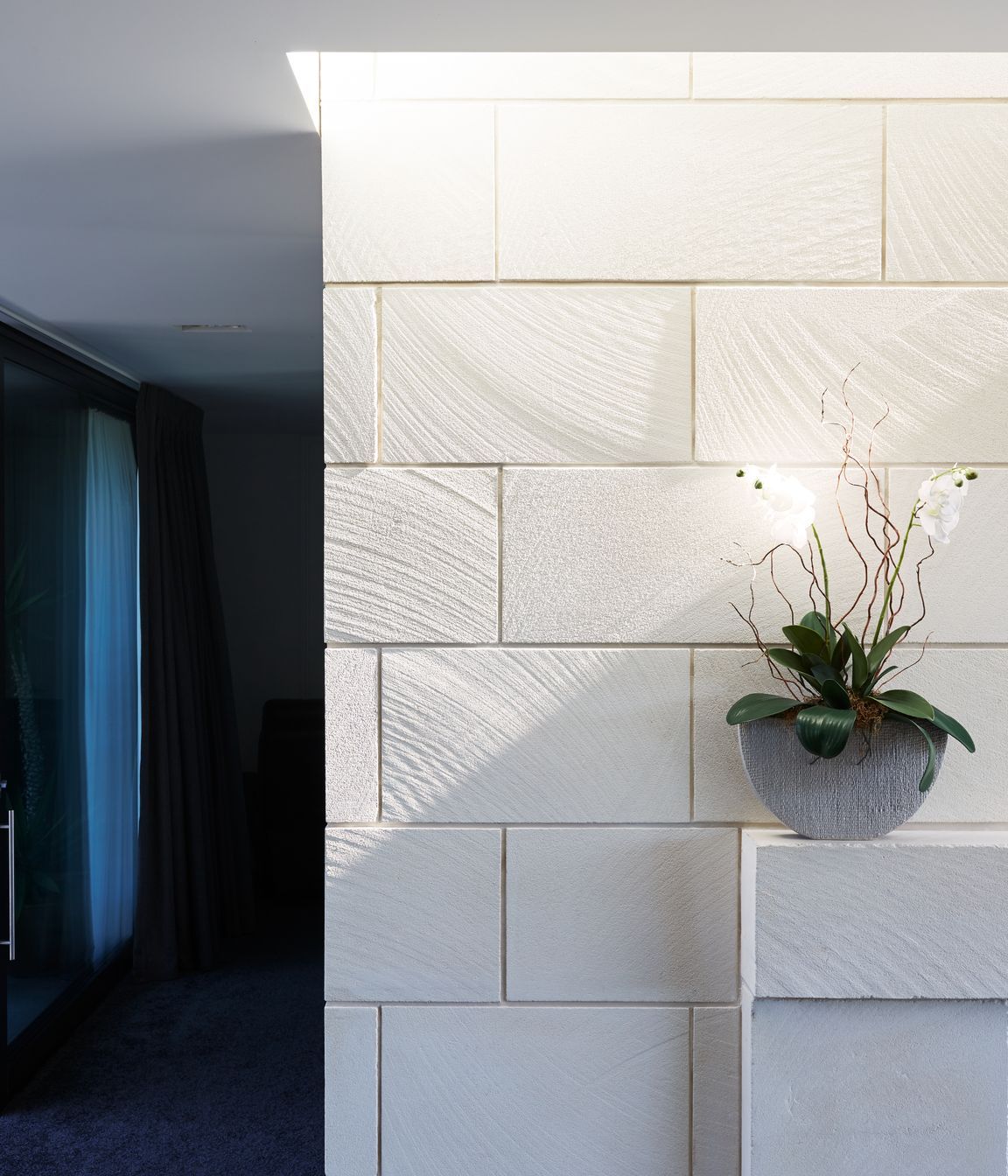 Oamaru-stone-limestone-fireplace-Andrew-Sexton-Masterton-v2.jpg