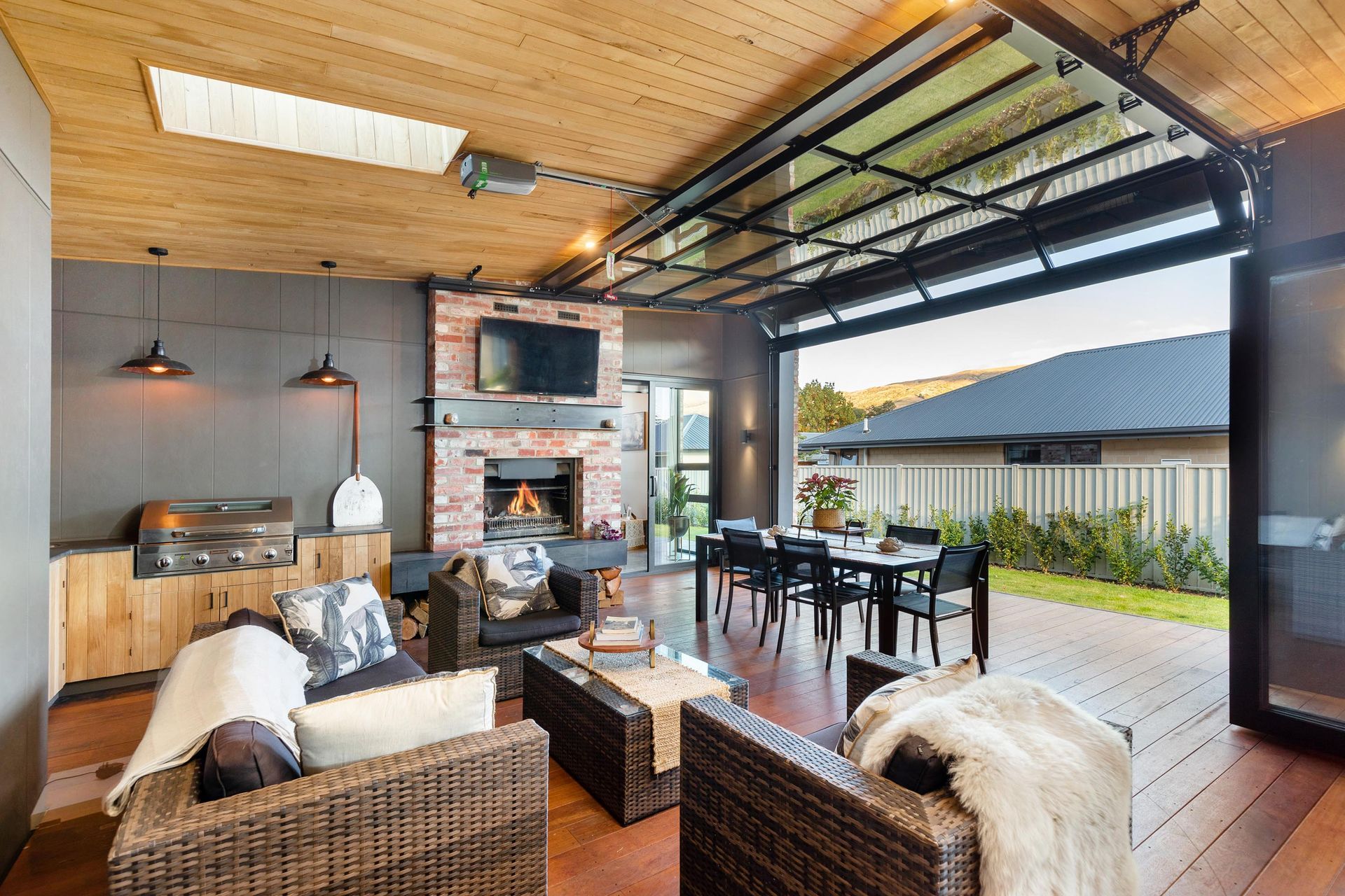 Nouveau Pizzeria Outdoor fire