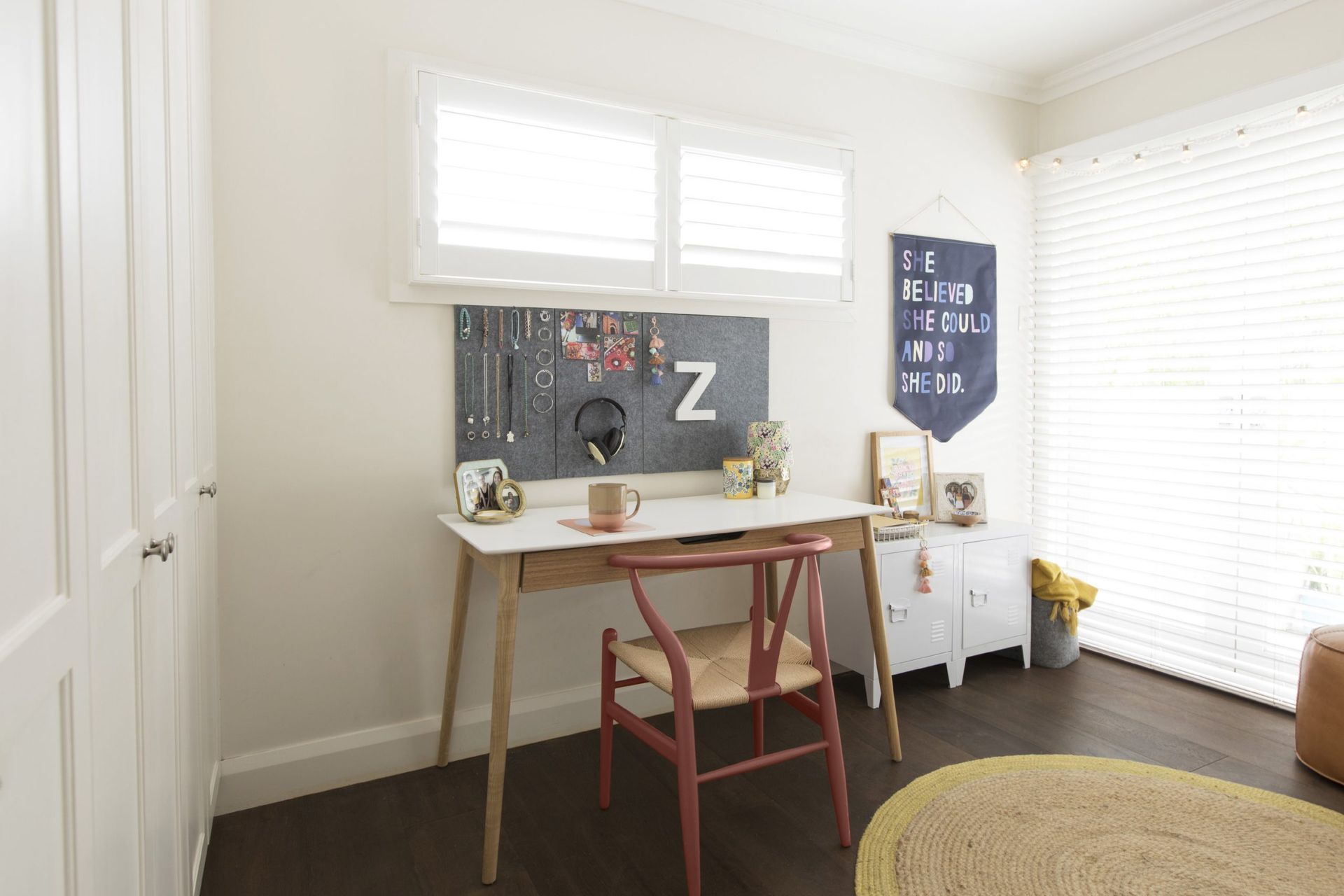 Ryde-Zali-Room-desk-area-scaled.jpg