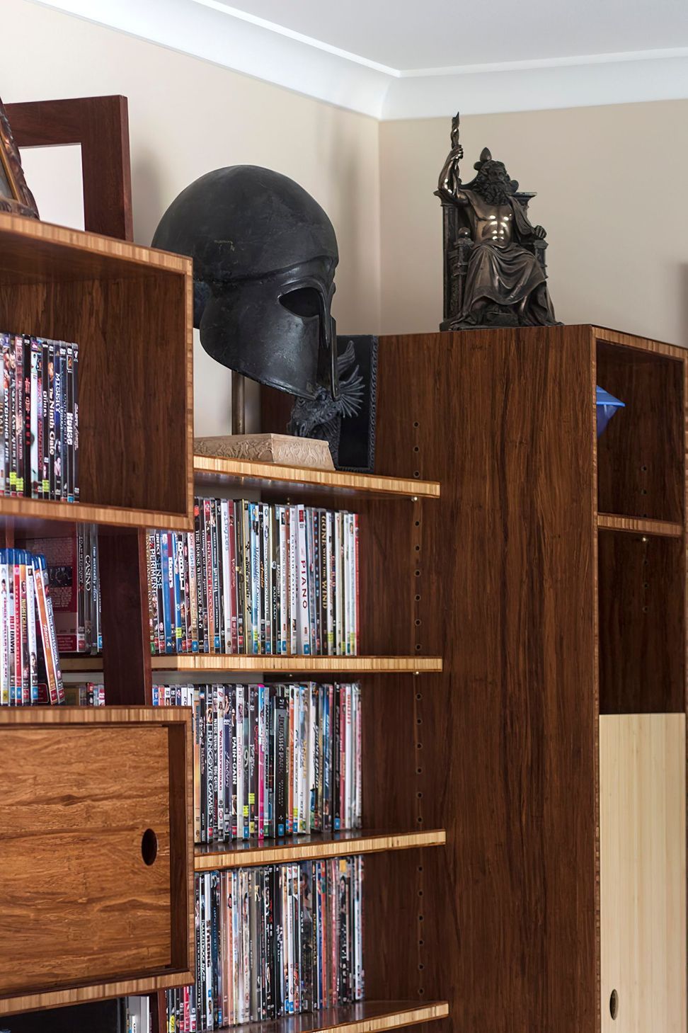 SelectCustomJoineryBookcase014-1.jpg