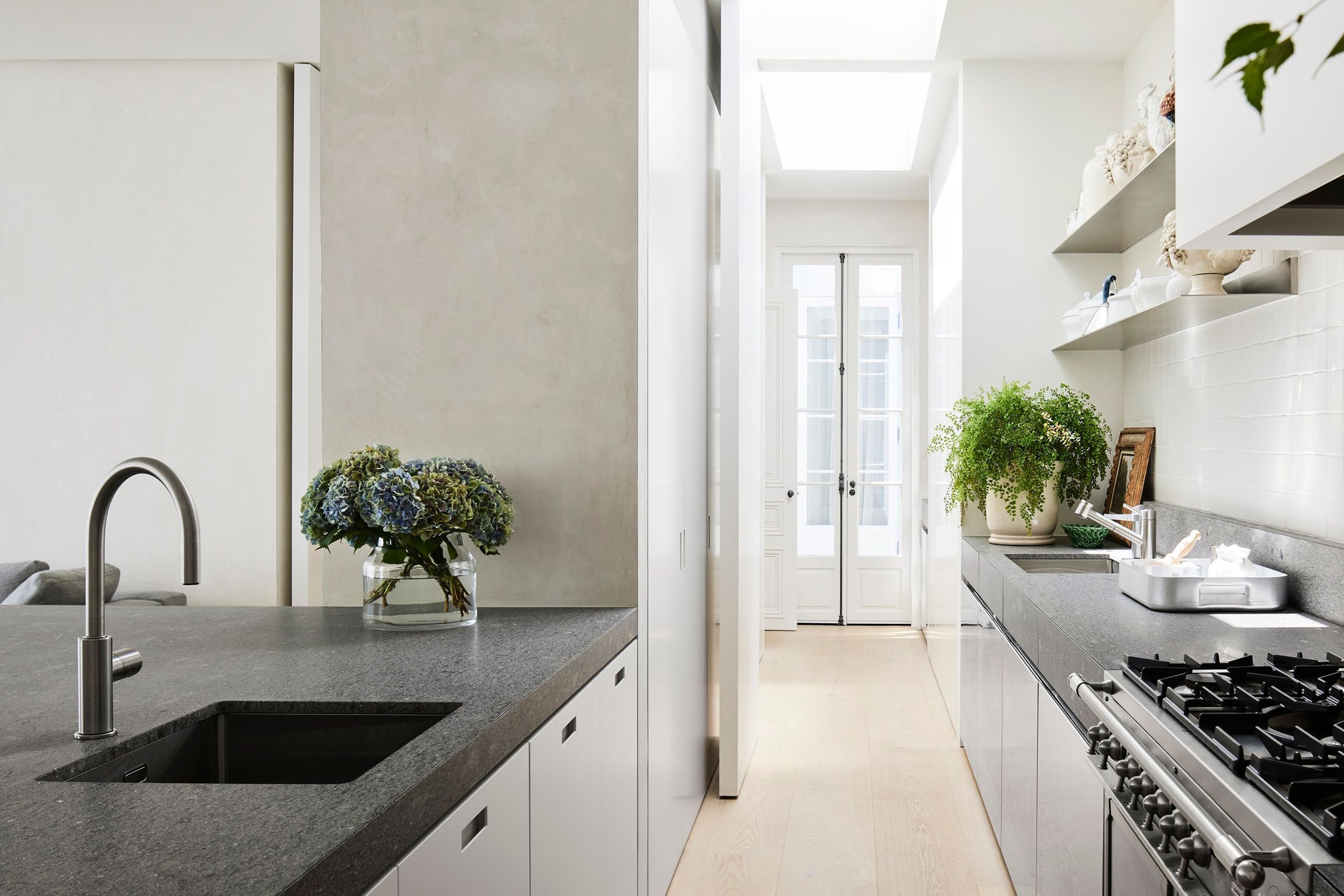 ShareenJoelKooyongRdToorak16.jpg