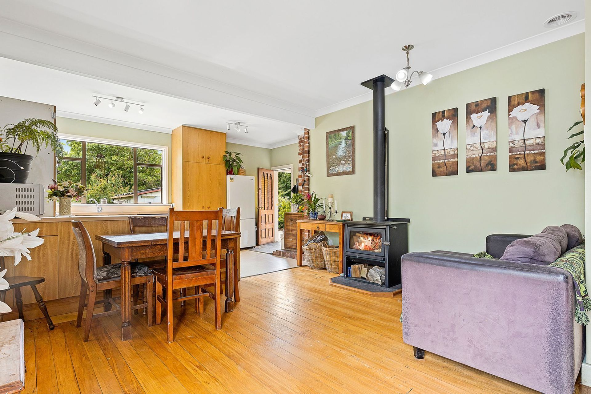 Masport R5000 Woodstacker.  Photo Credit:  Leithbridge