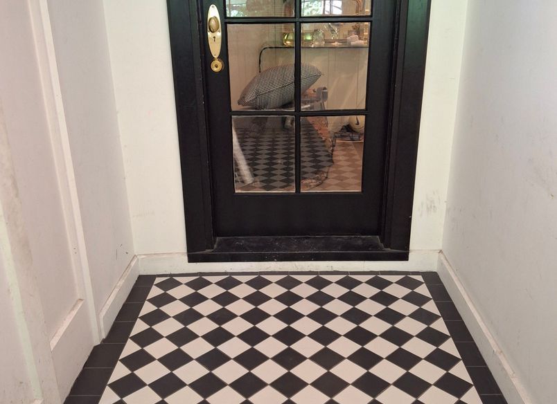 Colonial style tiled porch