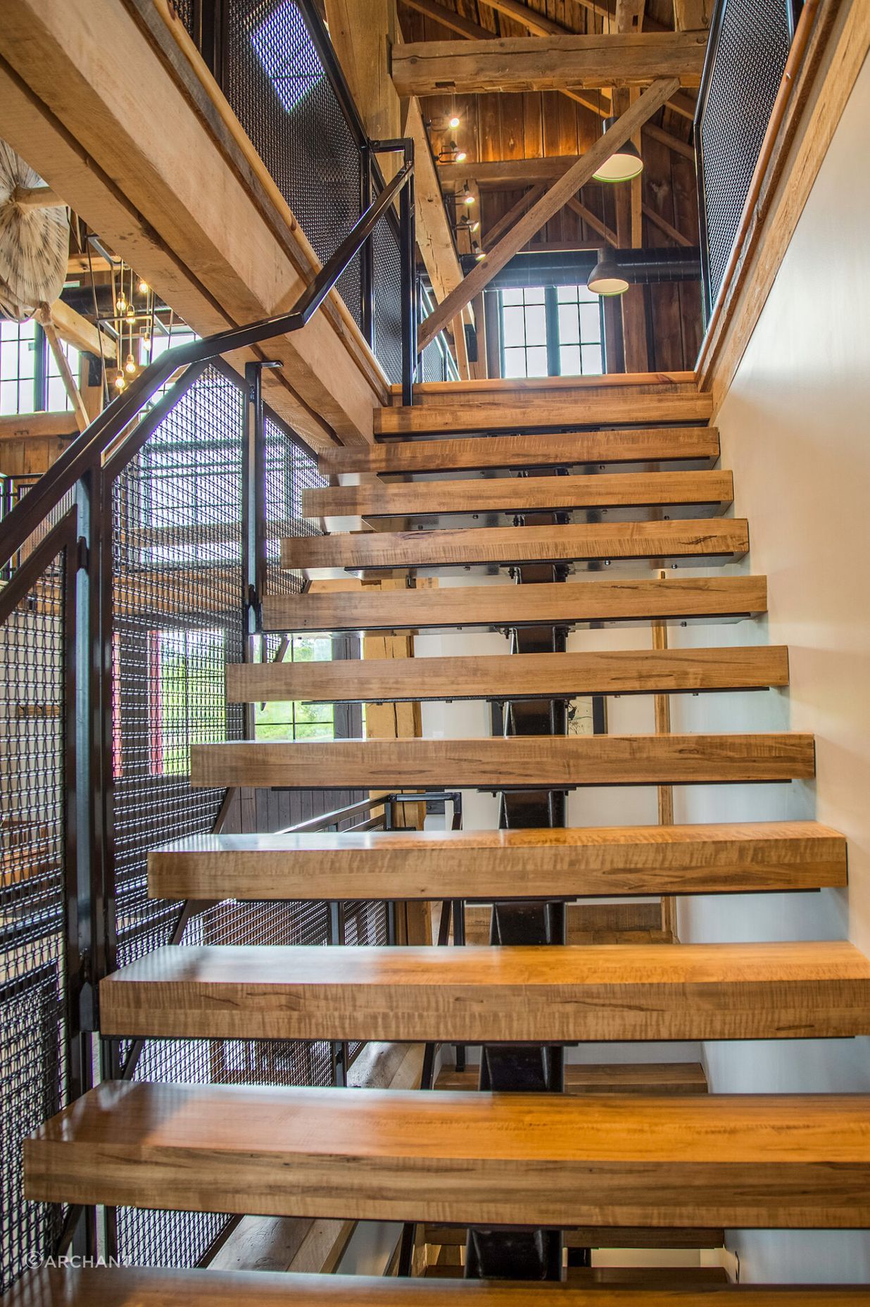 barn-home15266545965-scaled-v2.jpg