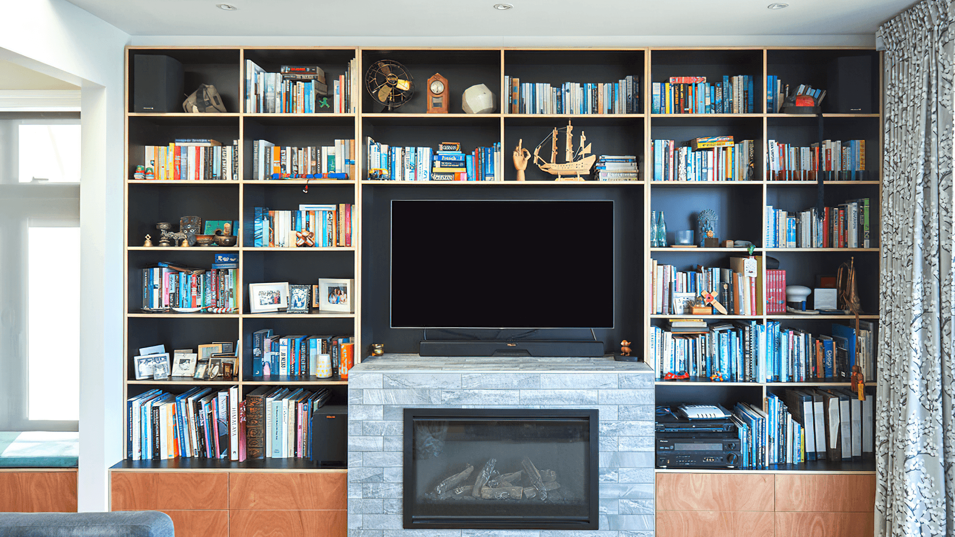 Bookcase banner