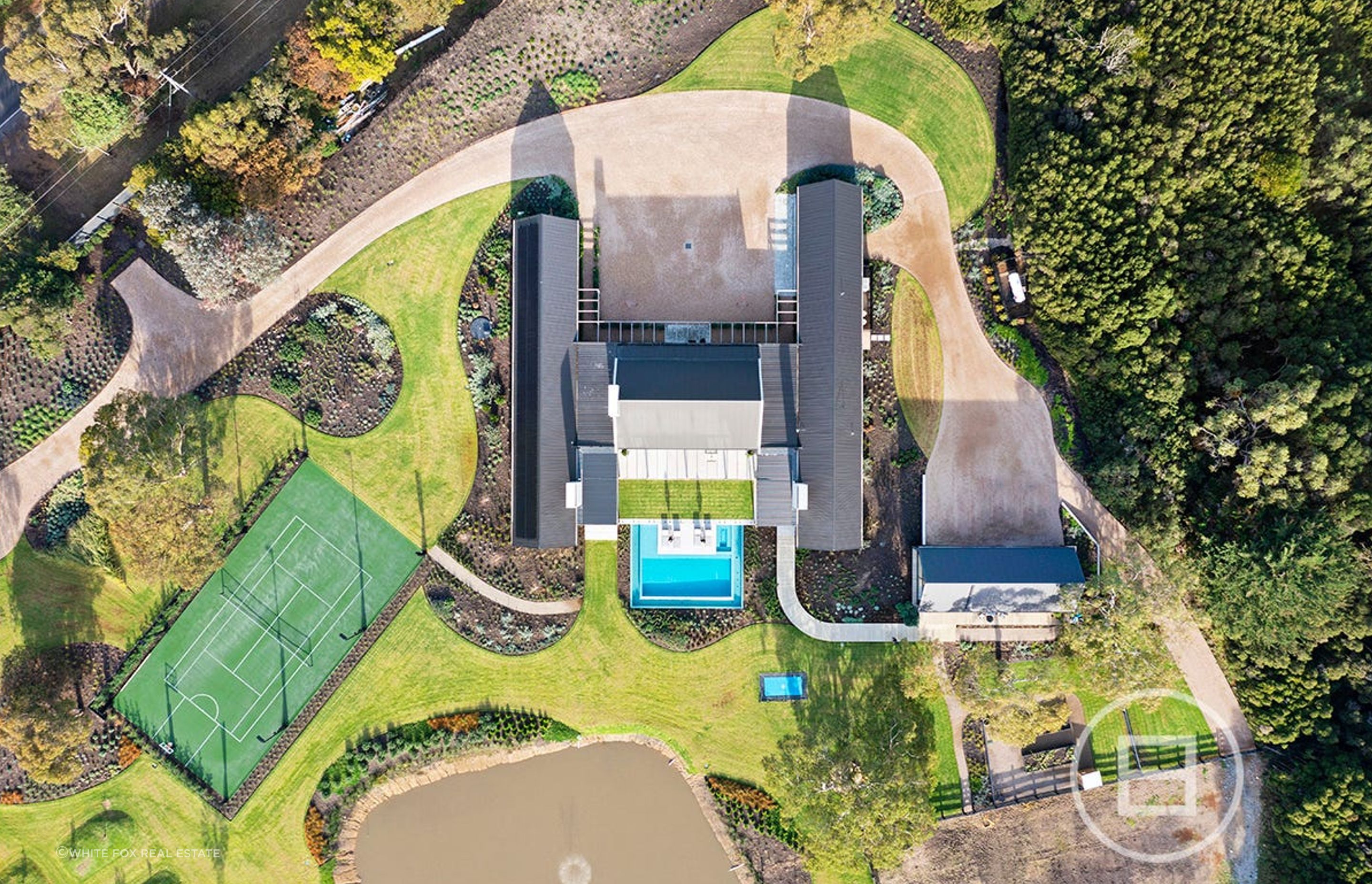A view from above shows the sheer size of Merricks Farmhouse; with over 38,000m2 of property, there's enough area to truely escape