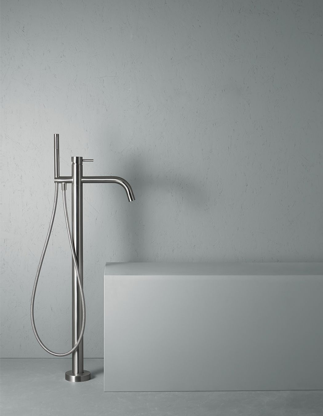 Quadro 1262 Bath Pedestal & Handshower