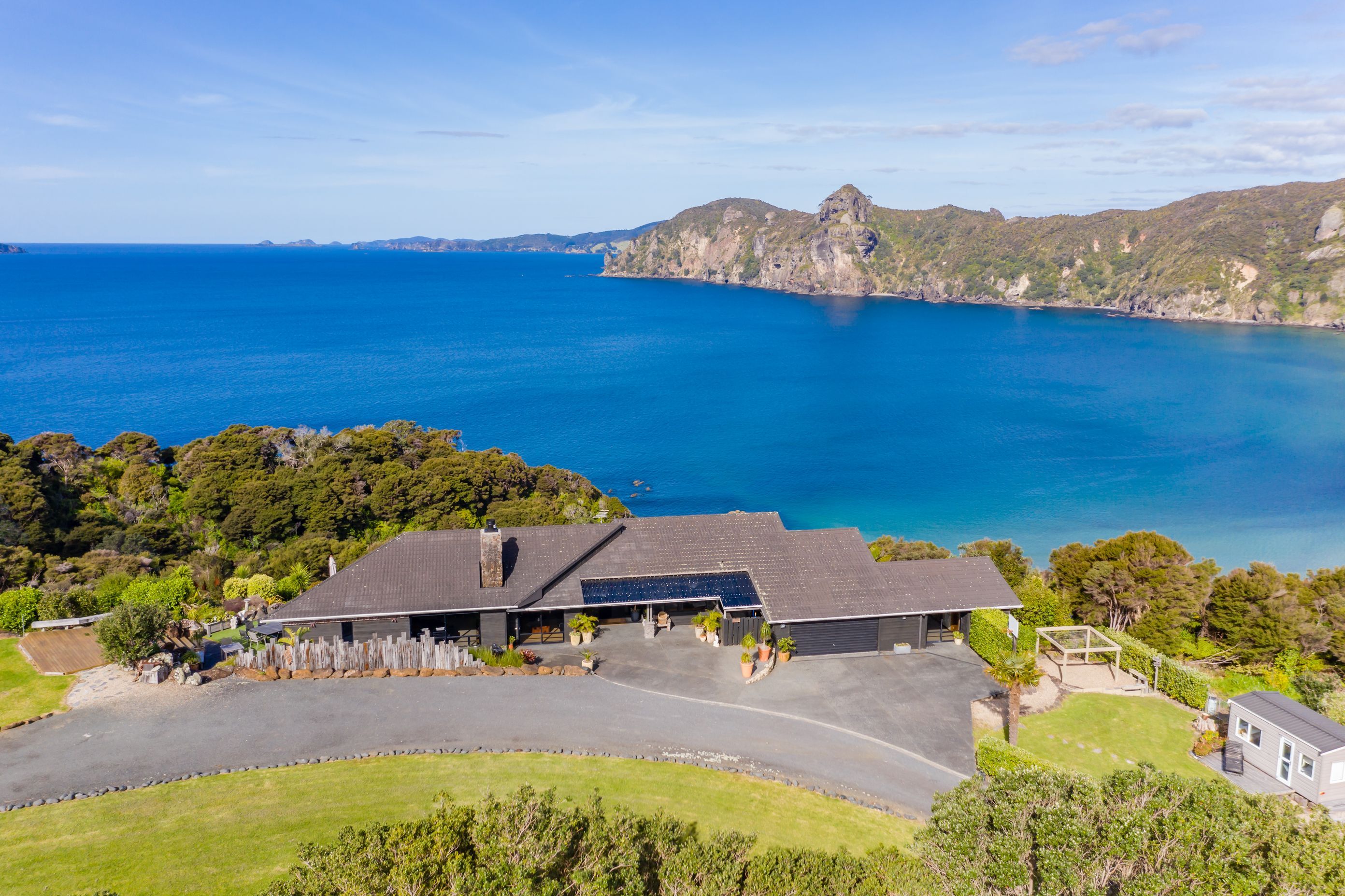 20220917Taupo-Bay-Lodge-13.jpg