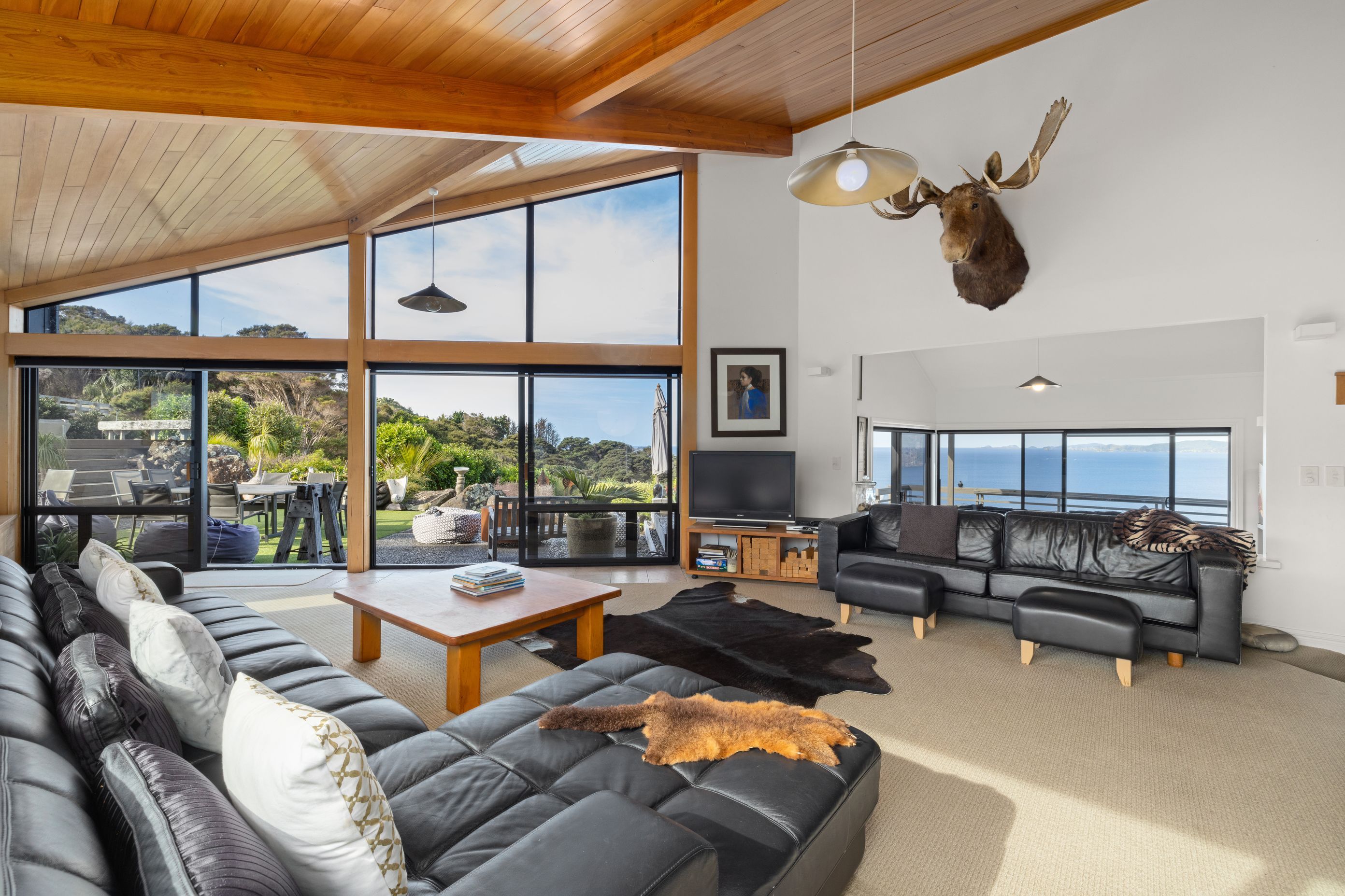 20220917Taupo-Bay-Lodge-48.jpg