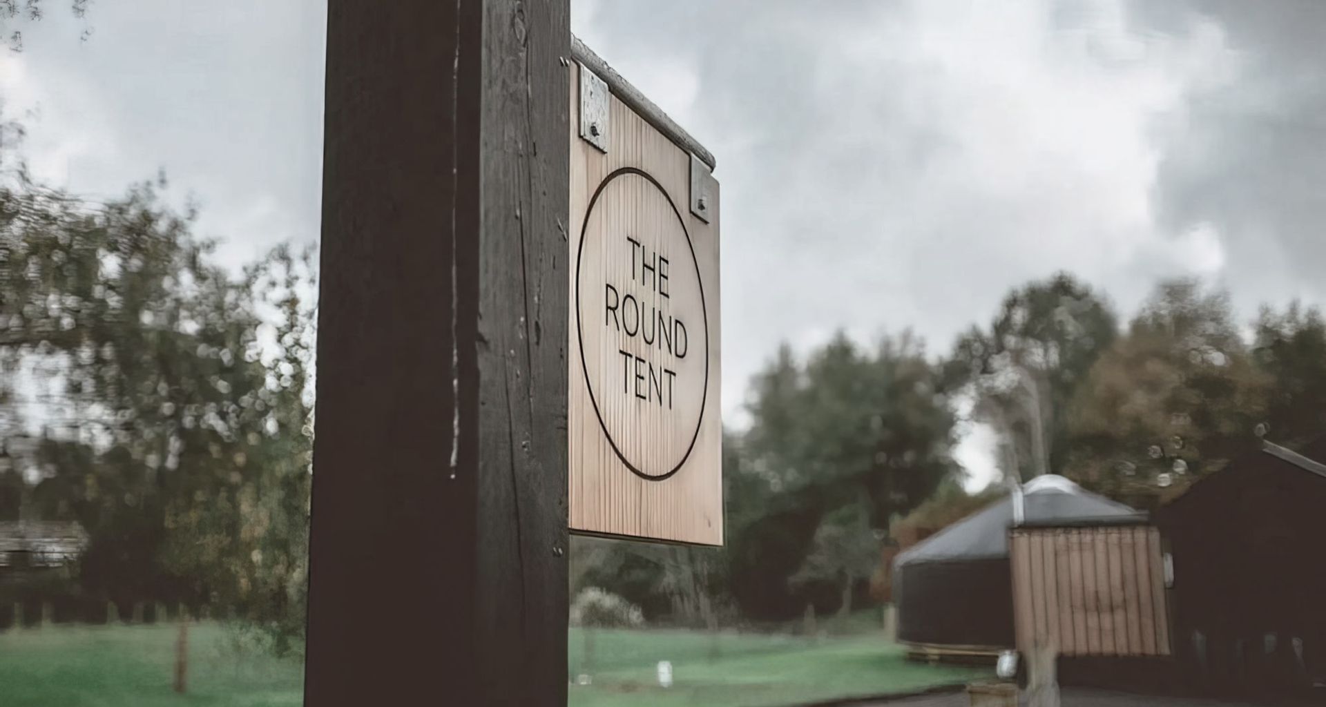 The Round Tent, Raglan banner