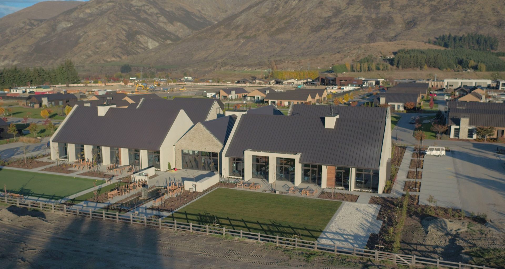 Queenstown Country Club banner