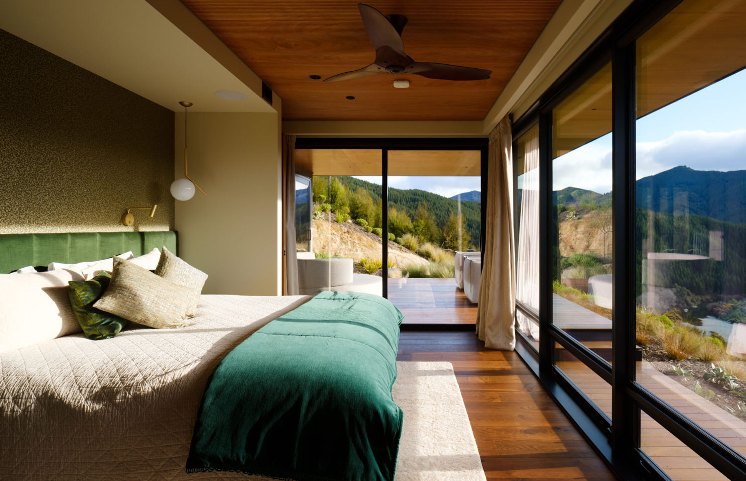 Falcon Brae -Lodge