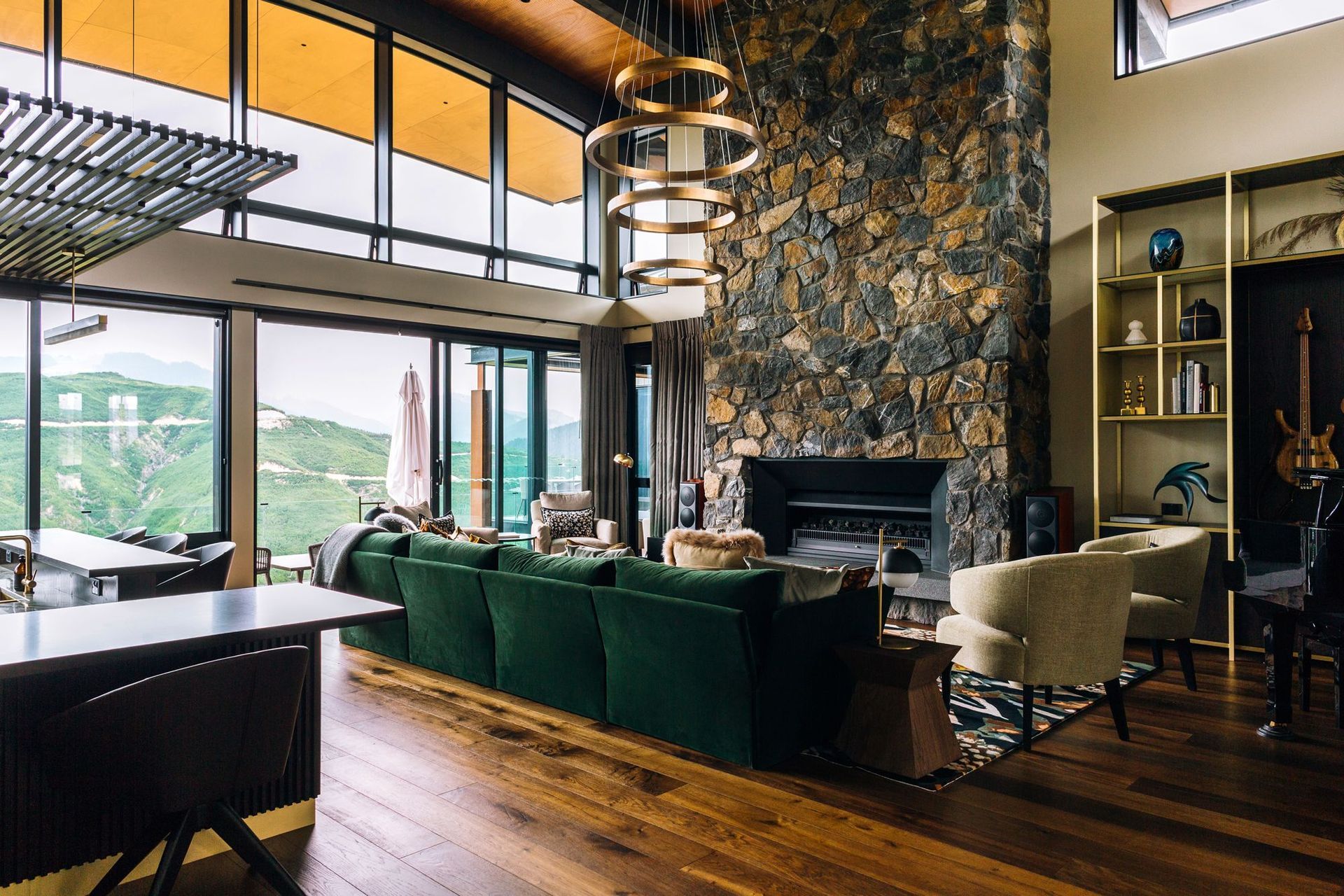 Stonefly Lodge - Falcon Brae Villa