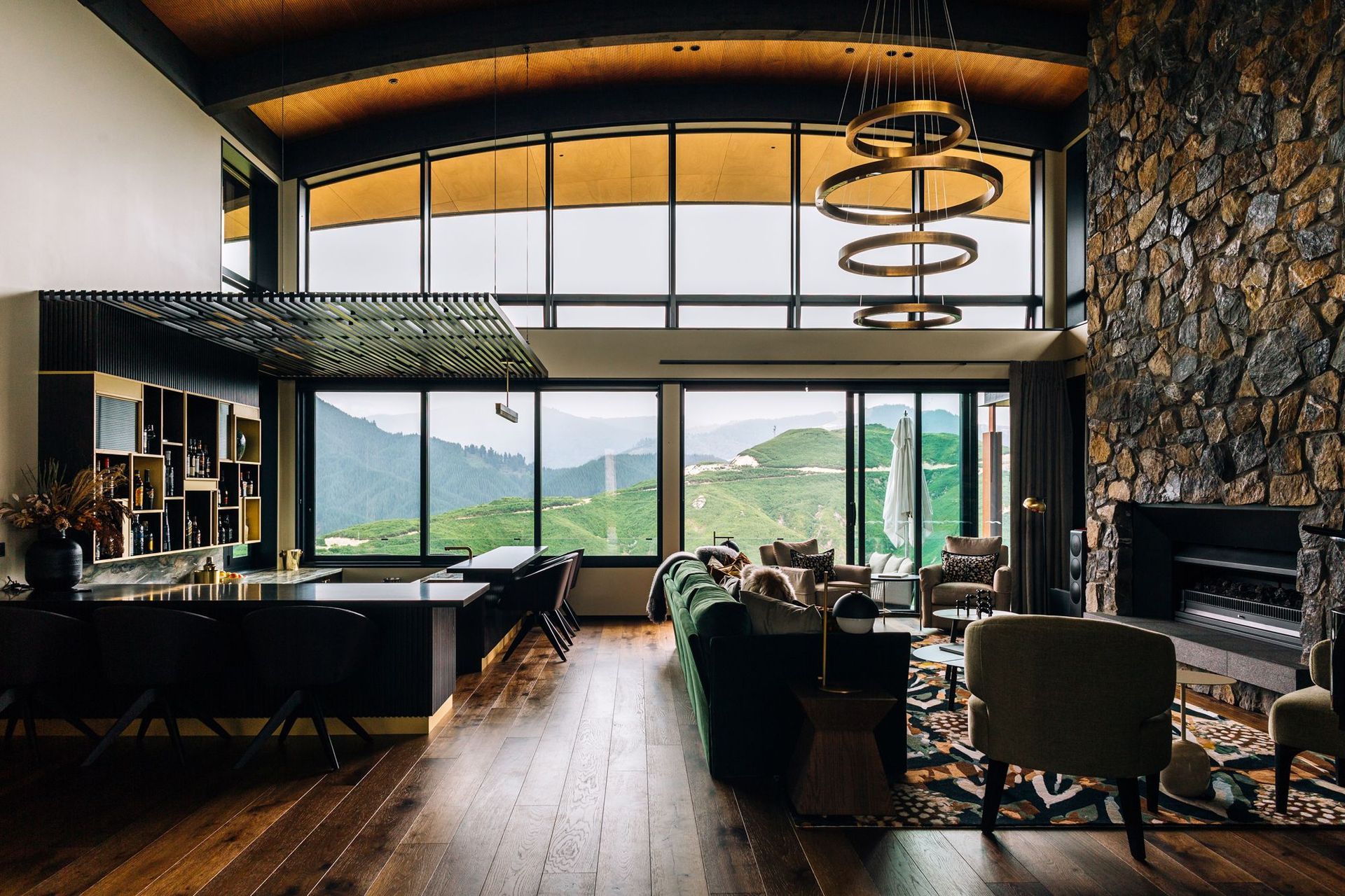 Stonefly Lodge - Falcon Brae Villa