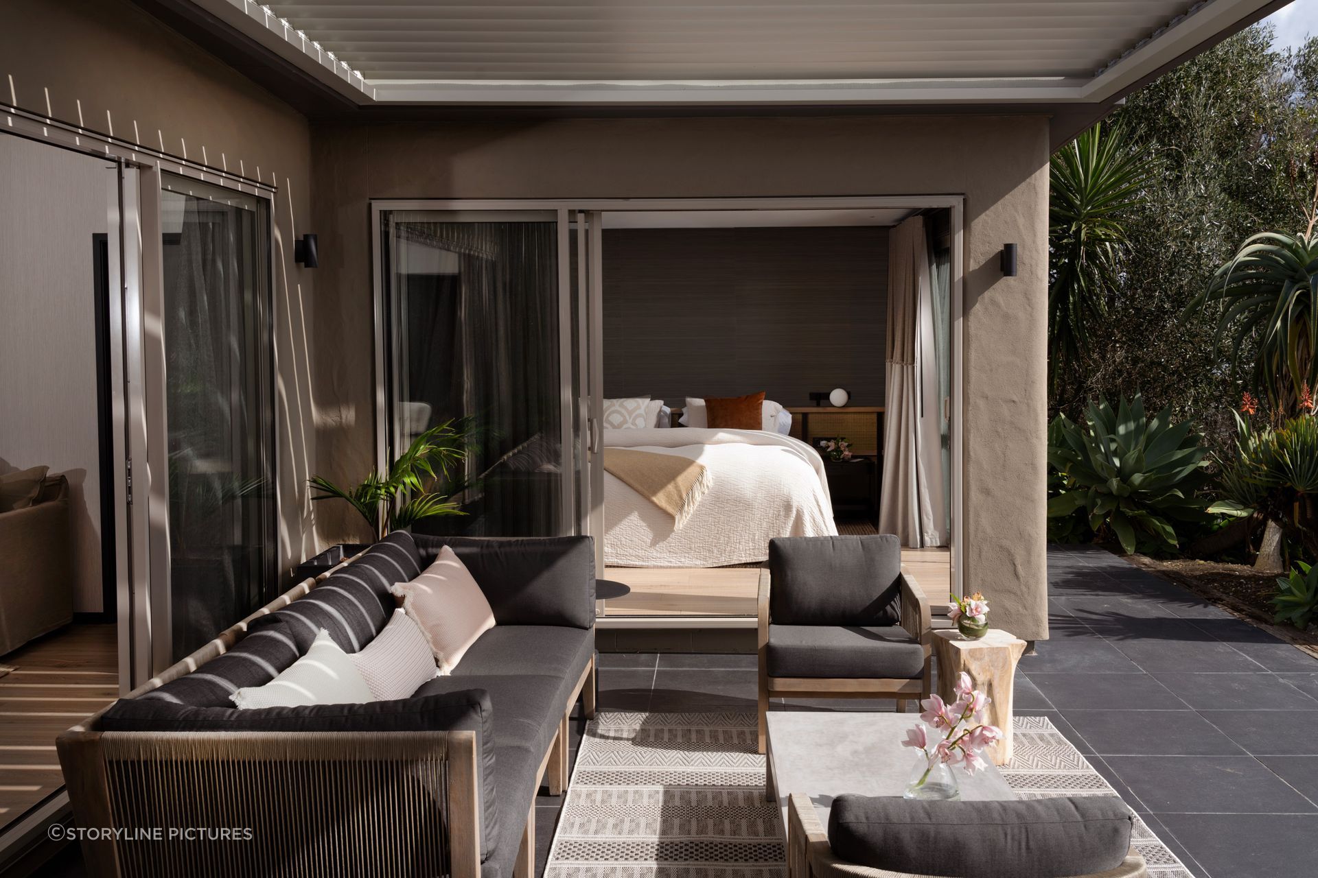 delamore-lodge-ataahua-deck2.jpg