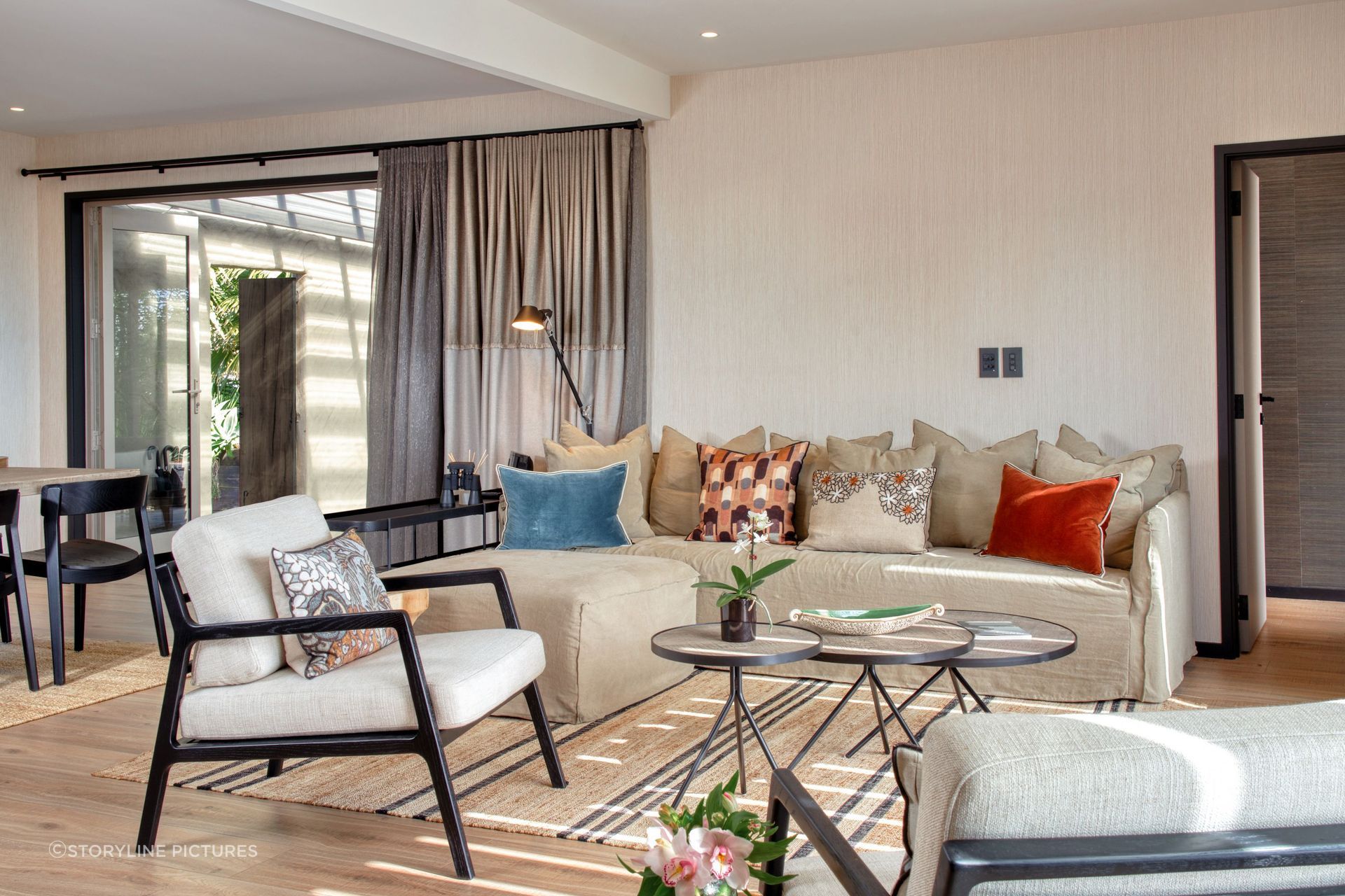 delamore-lodge-ataahua-lounge1-copy-v2.jpg