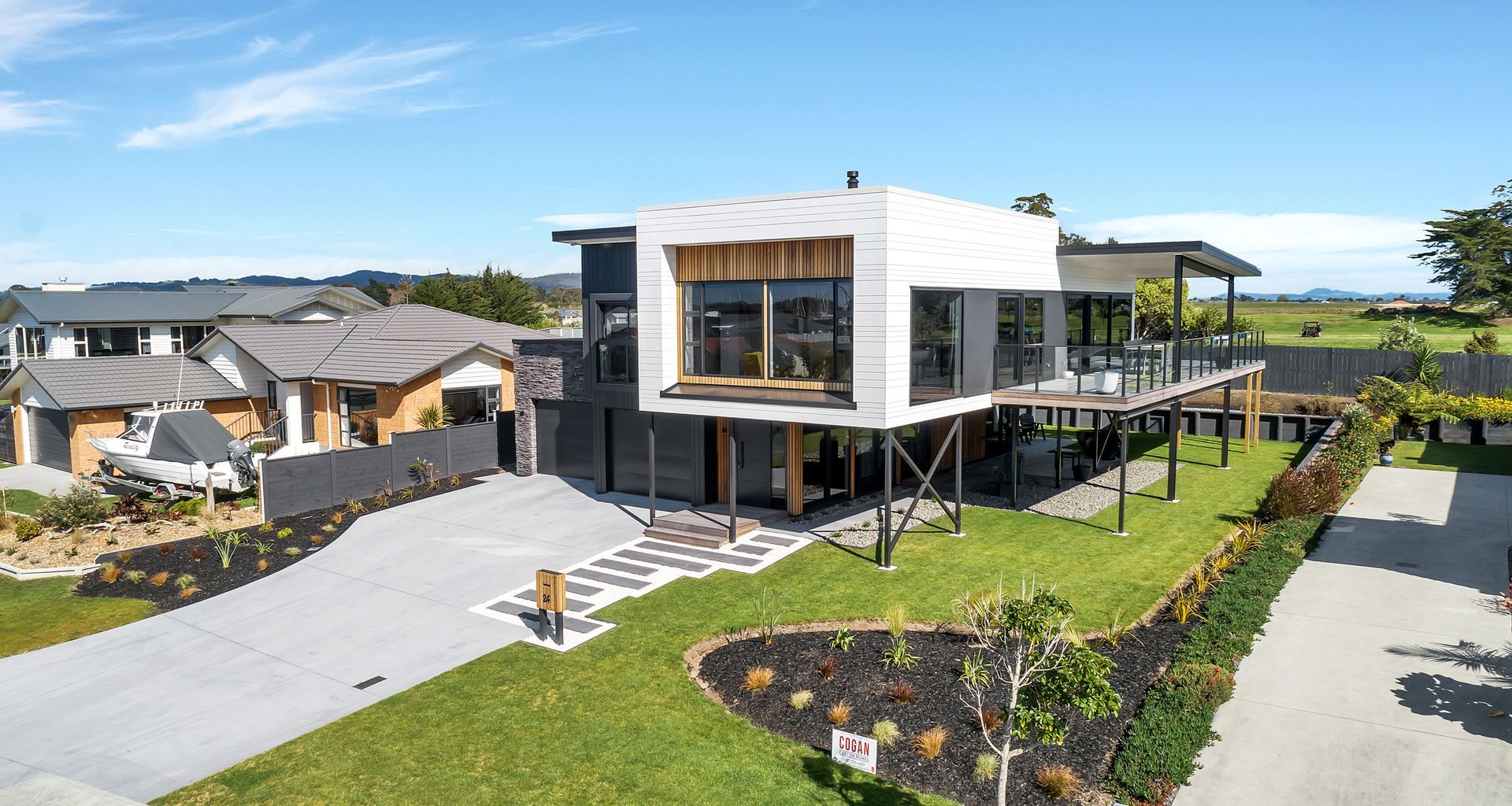 Marsden Cove- Northland- Luxury / Beach House / Outdoor Living / New Build by Cogan Custom Homes banner