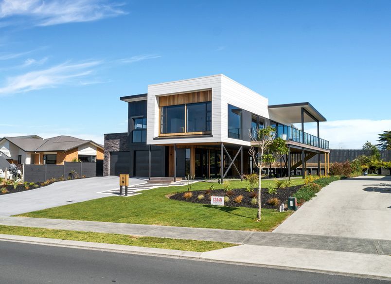 Marsden Cove- Northland- Luxury / Beach House / Outdoor Living / New Build  by Cogan Custom Homes