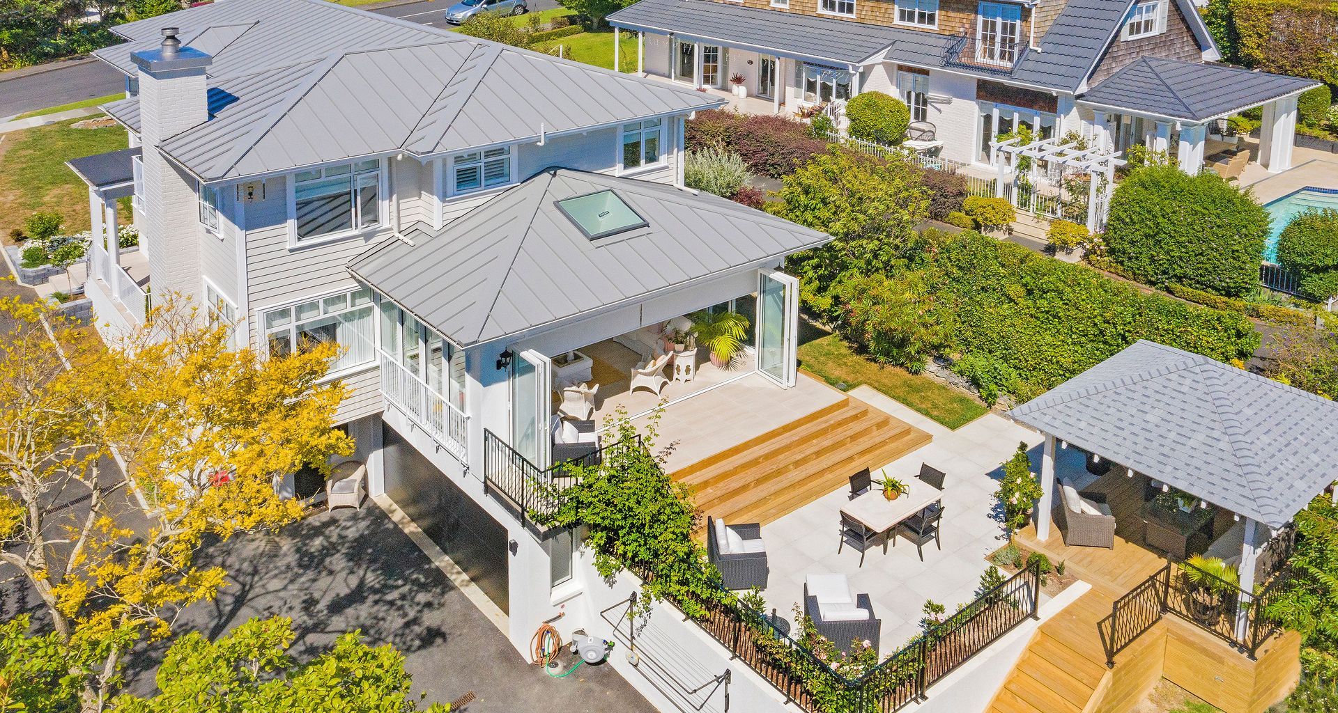 Mellons Bay House banner