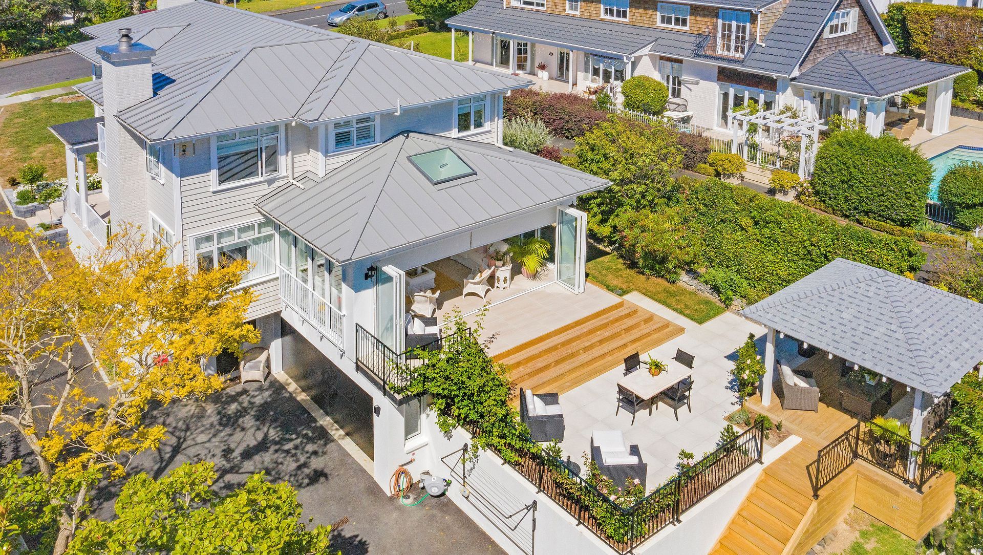 Mellons Bay House banner
