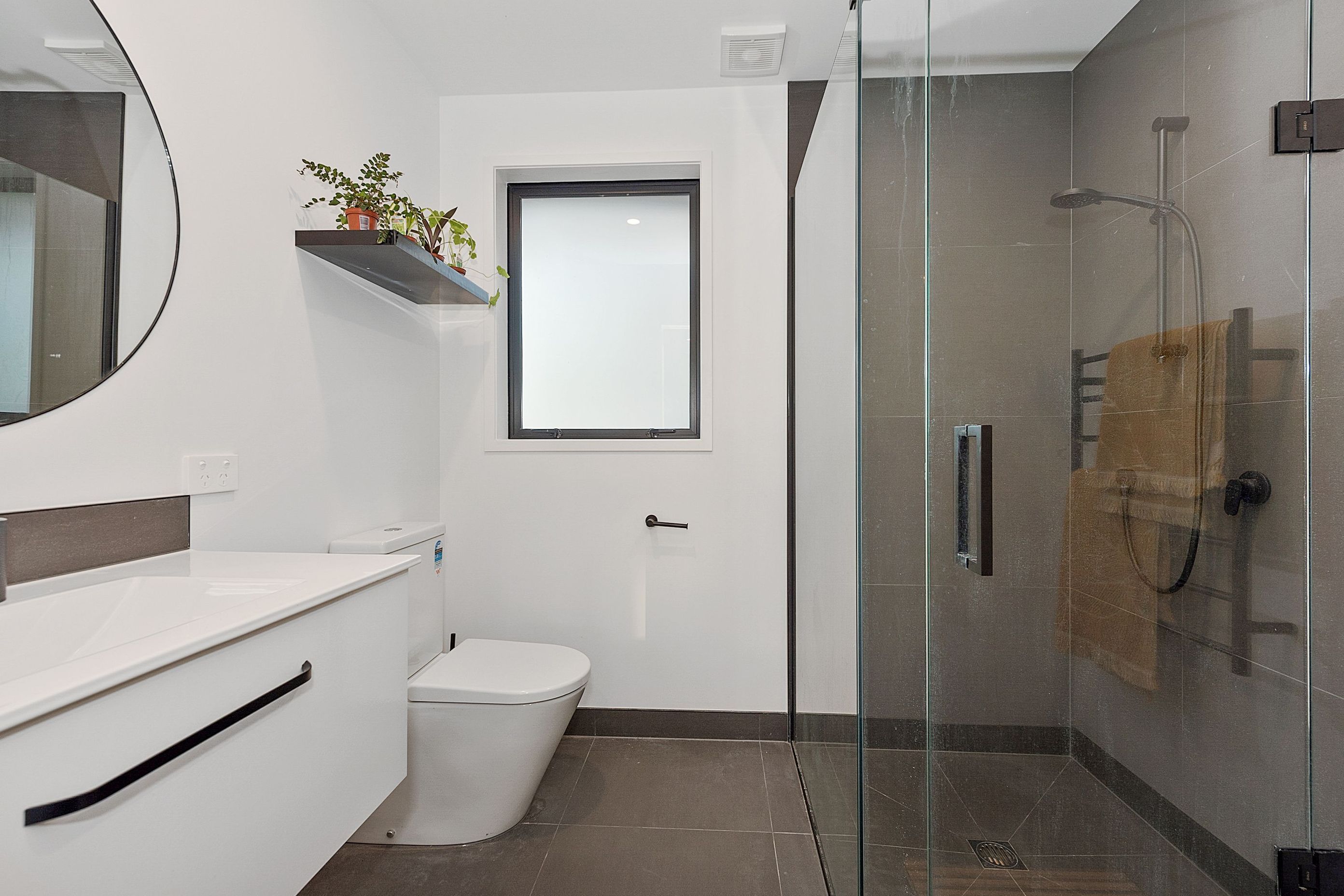078Open2viewID528259-TePaeaAvenue33.jpg