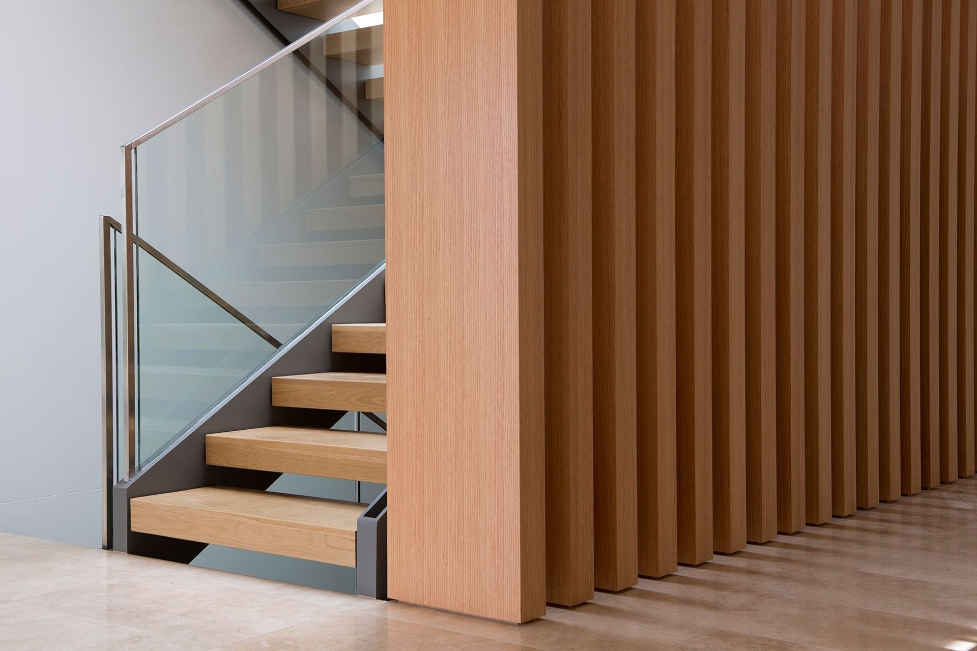 MHNDU Cantilever House