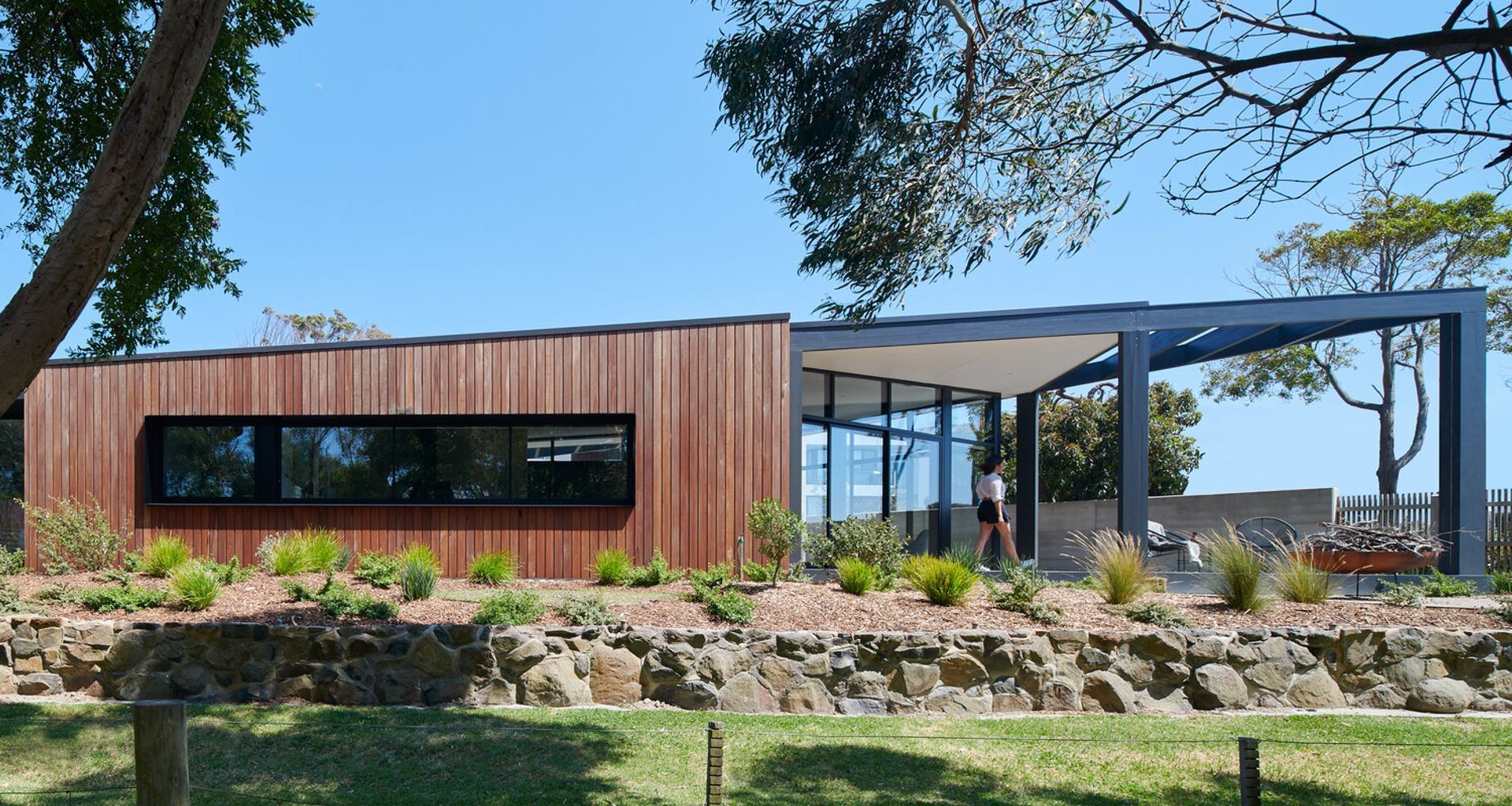 SD House, Inverloch banner