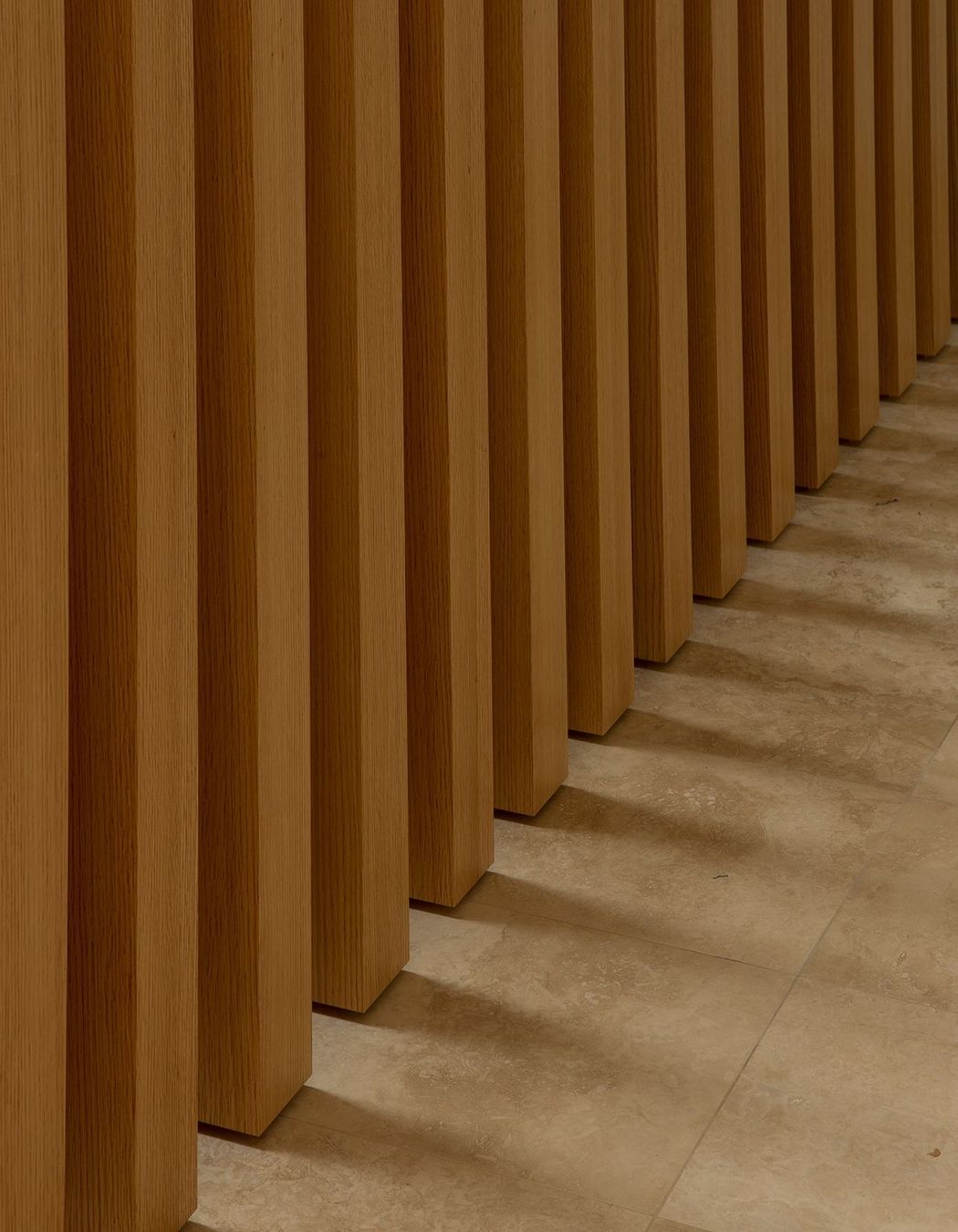 MHNDU Cantilever House