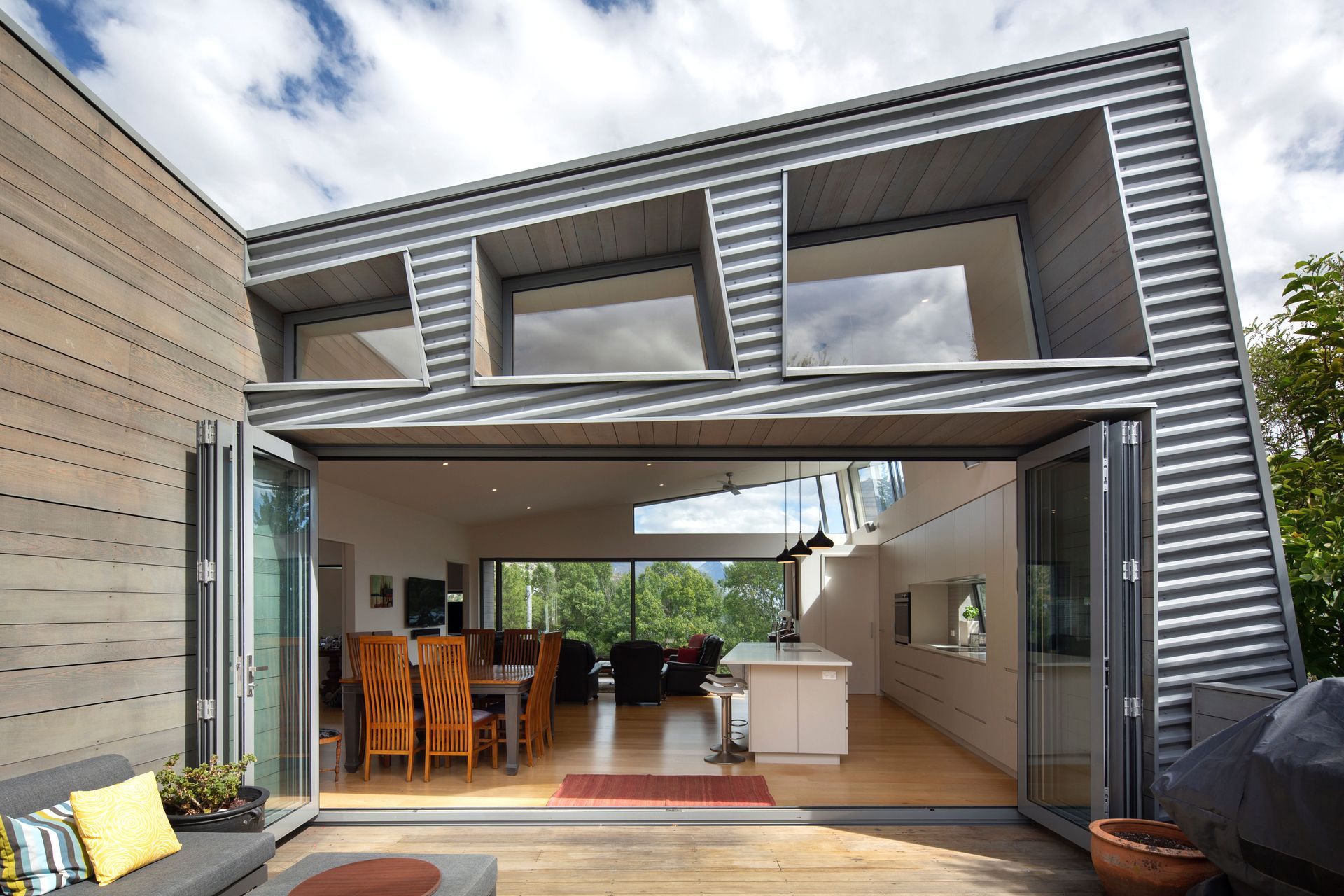 Lake Avenue, Frankton