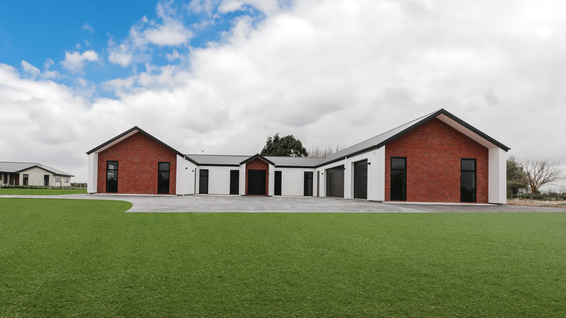 Te Kahu Lane banner