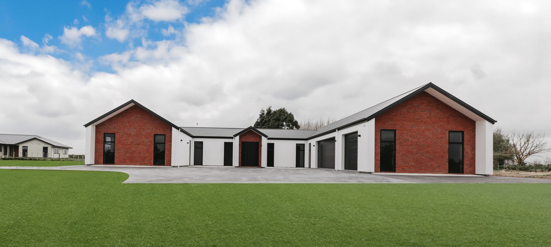 Te Kahu Lane banner
