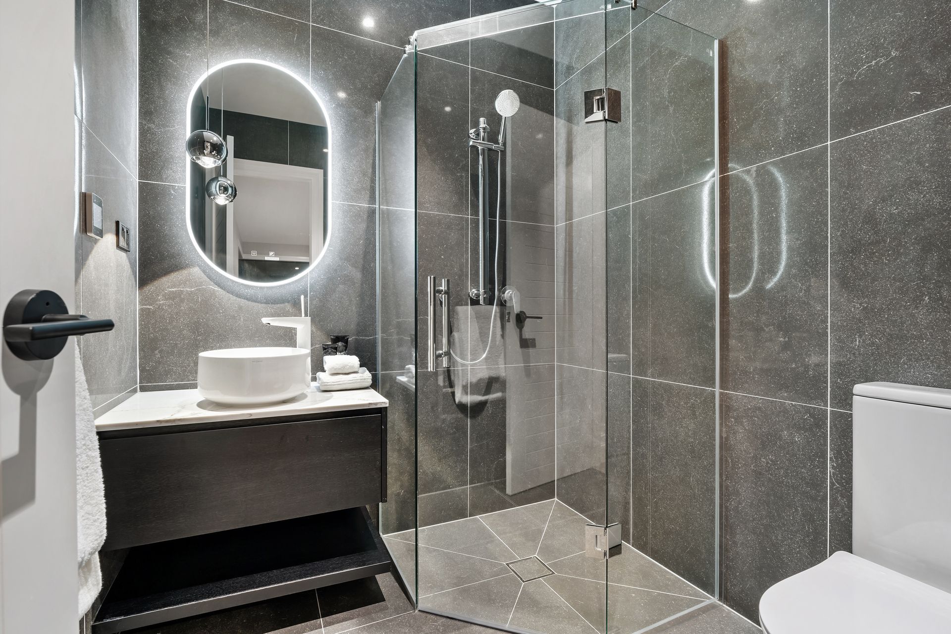 Colonial Drive, Silverdale