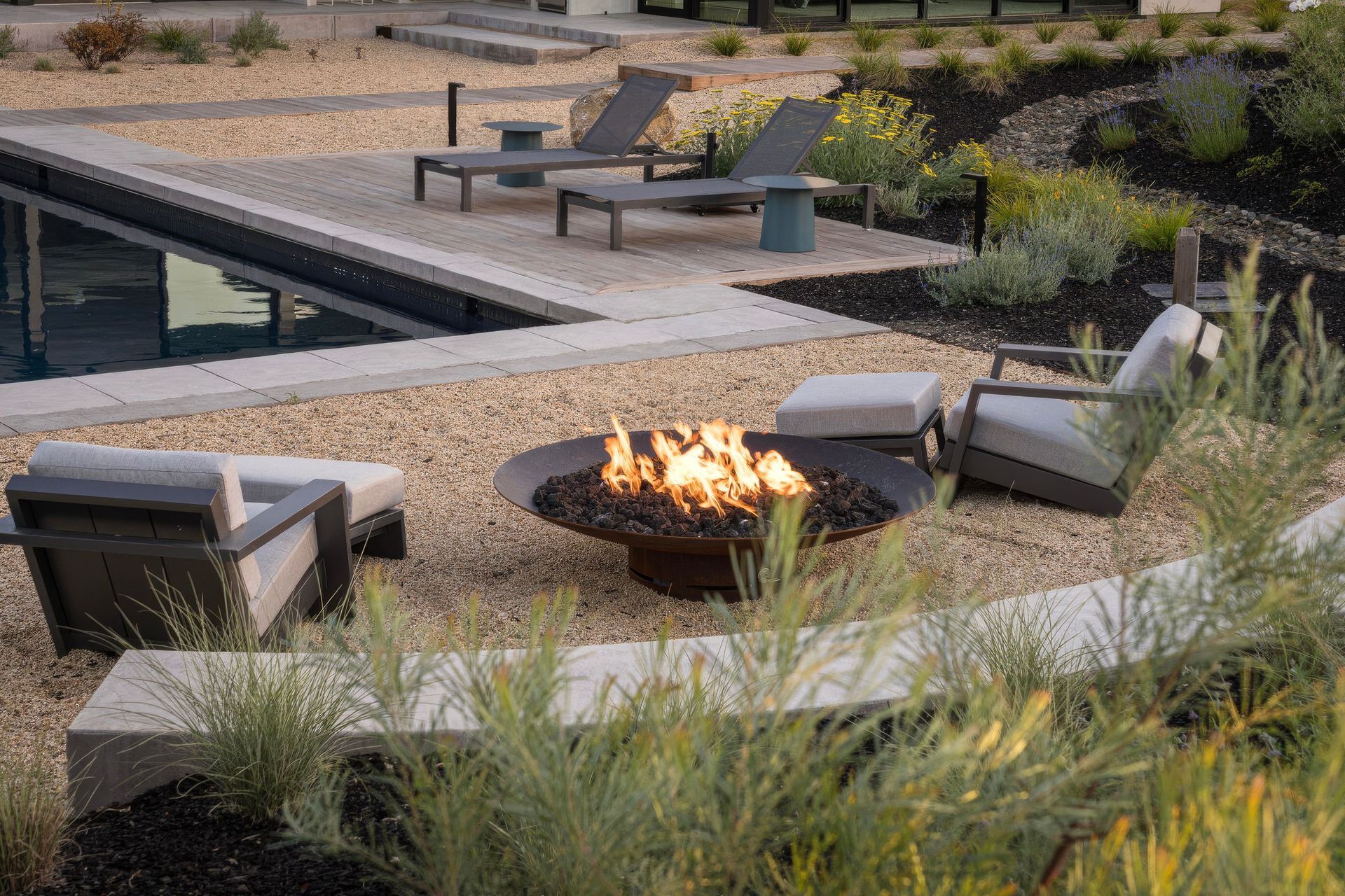 1476x1476Mountain-View-16-Fire-Pit-upscaled-by-Replicate.jpg