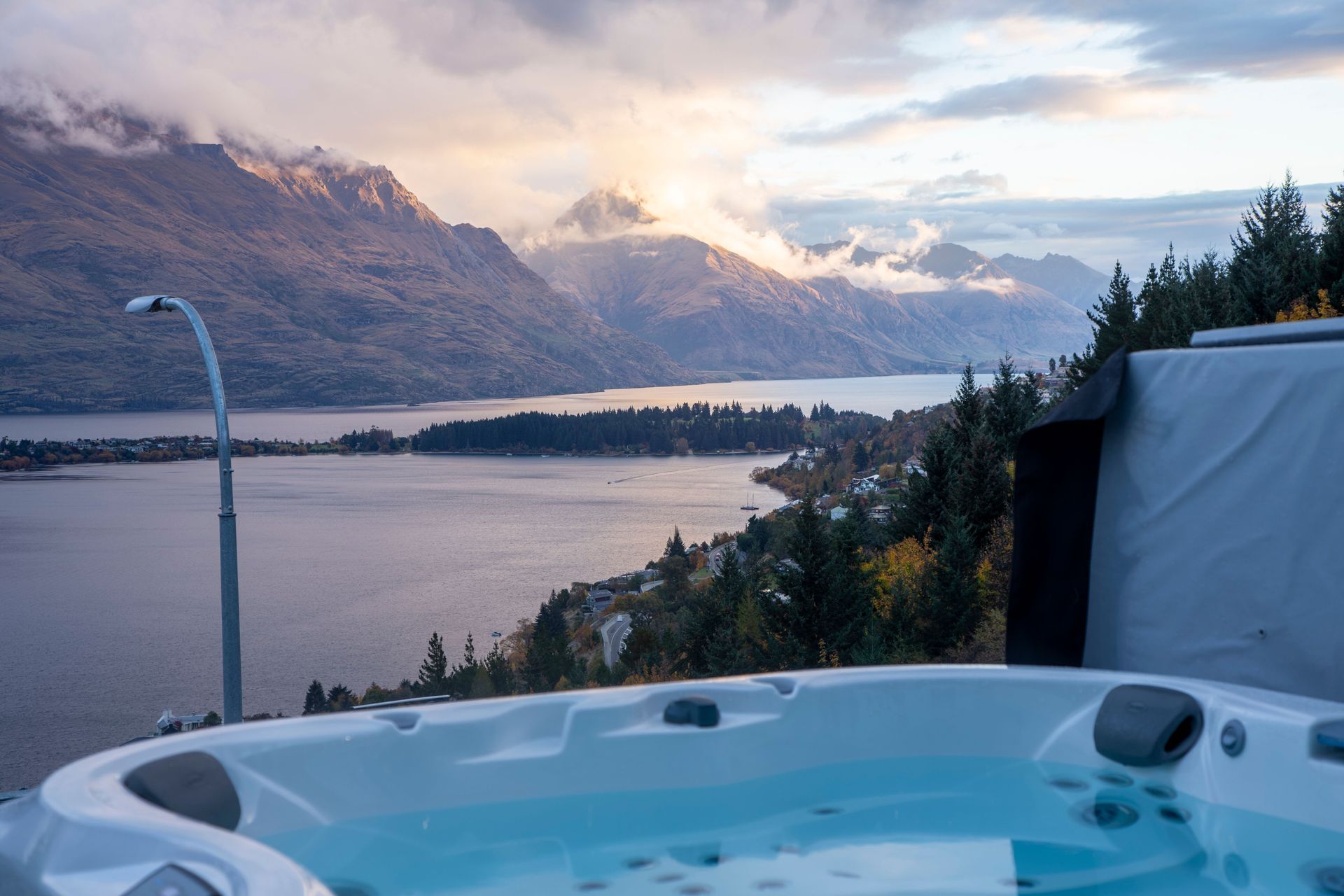 Florence Close, Queenstown Luxury House