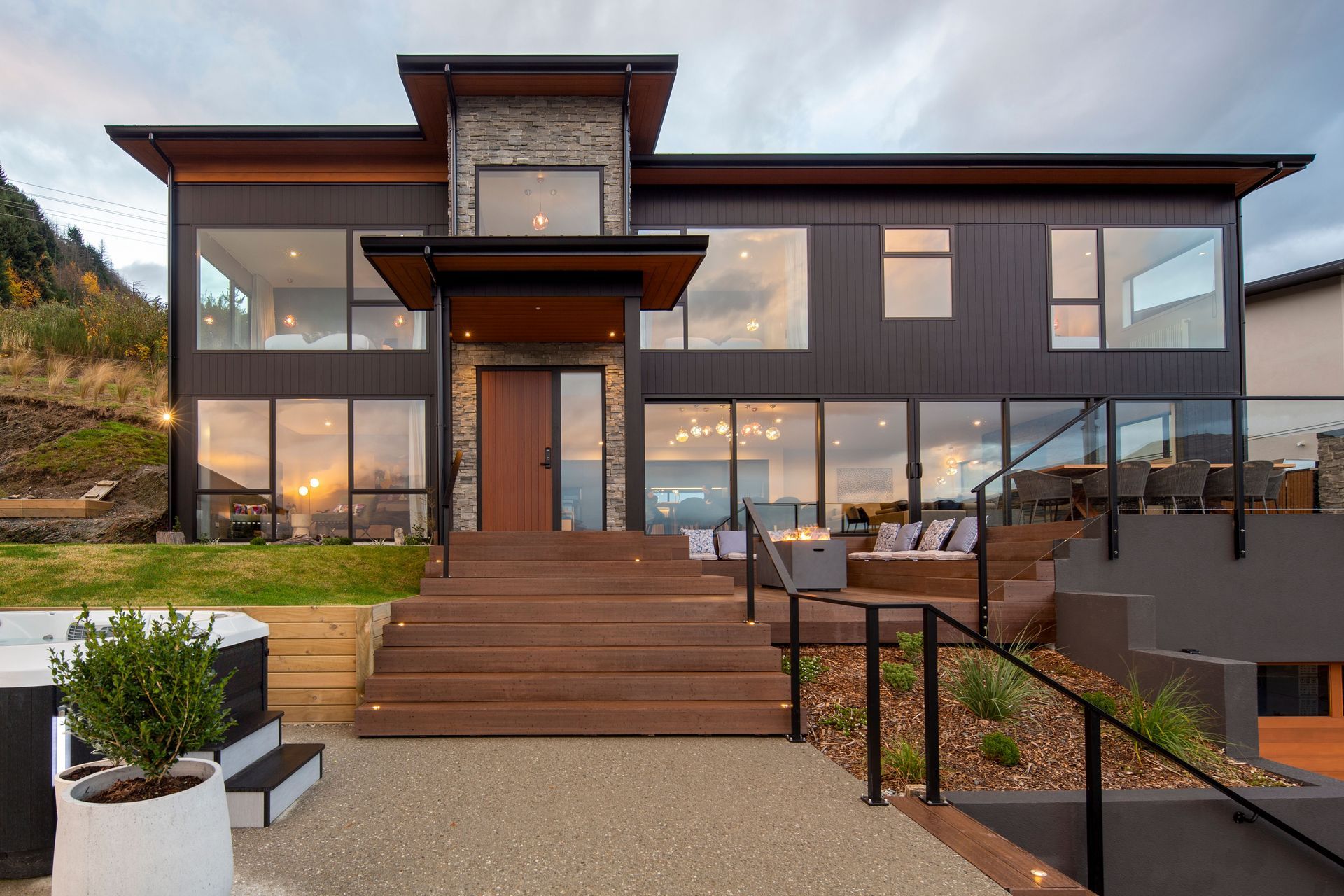 Florence Close, Queenstown Luxury House