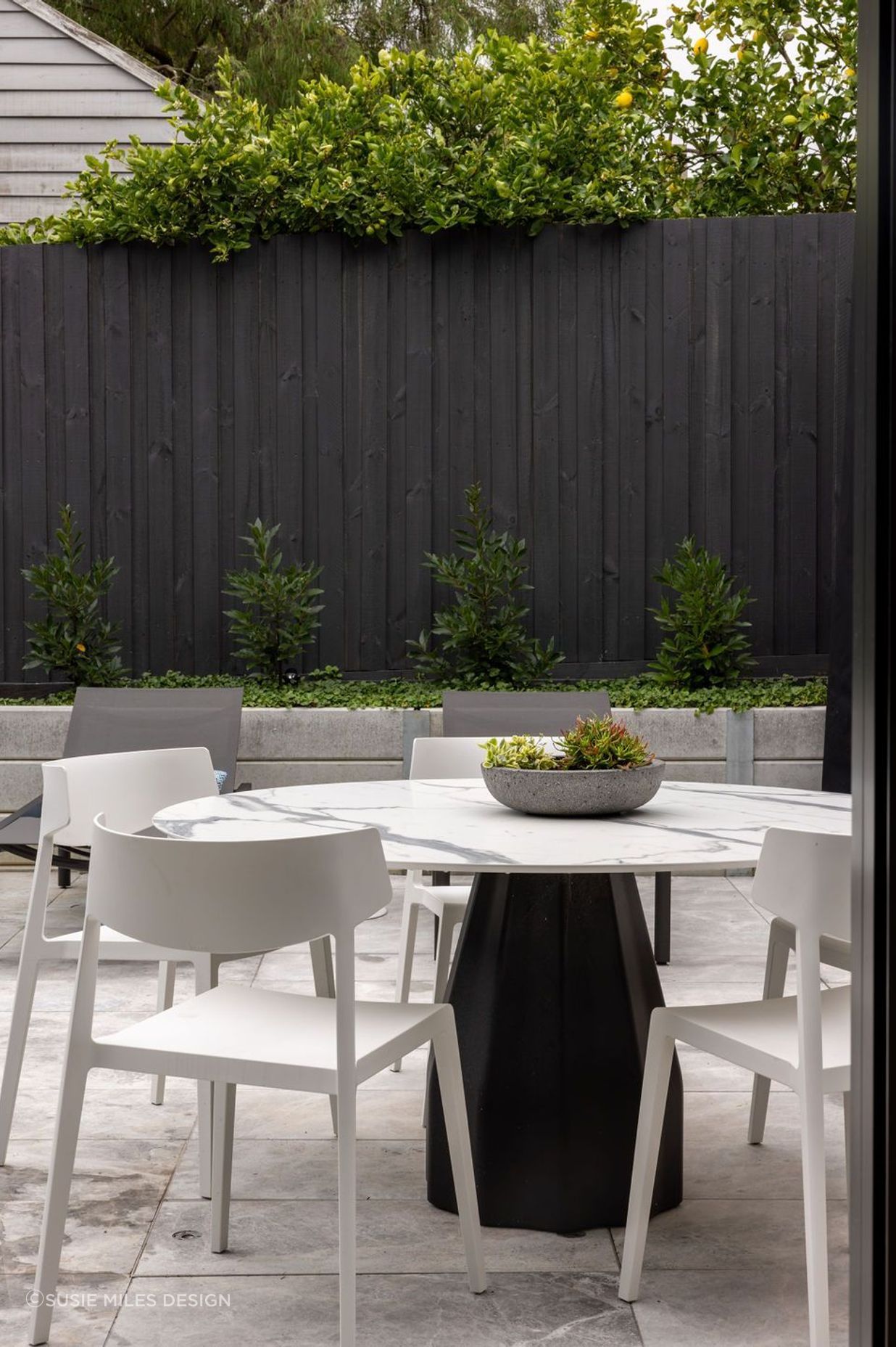 15-AJones-Outdoor-Burin-Table-Actui-Wing-Chairs-33-1.jpg
