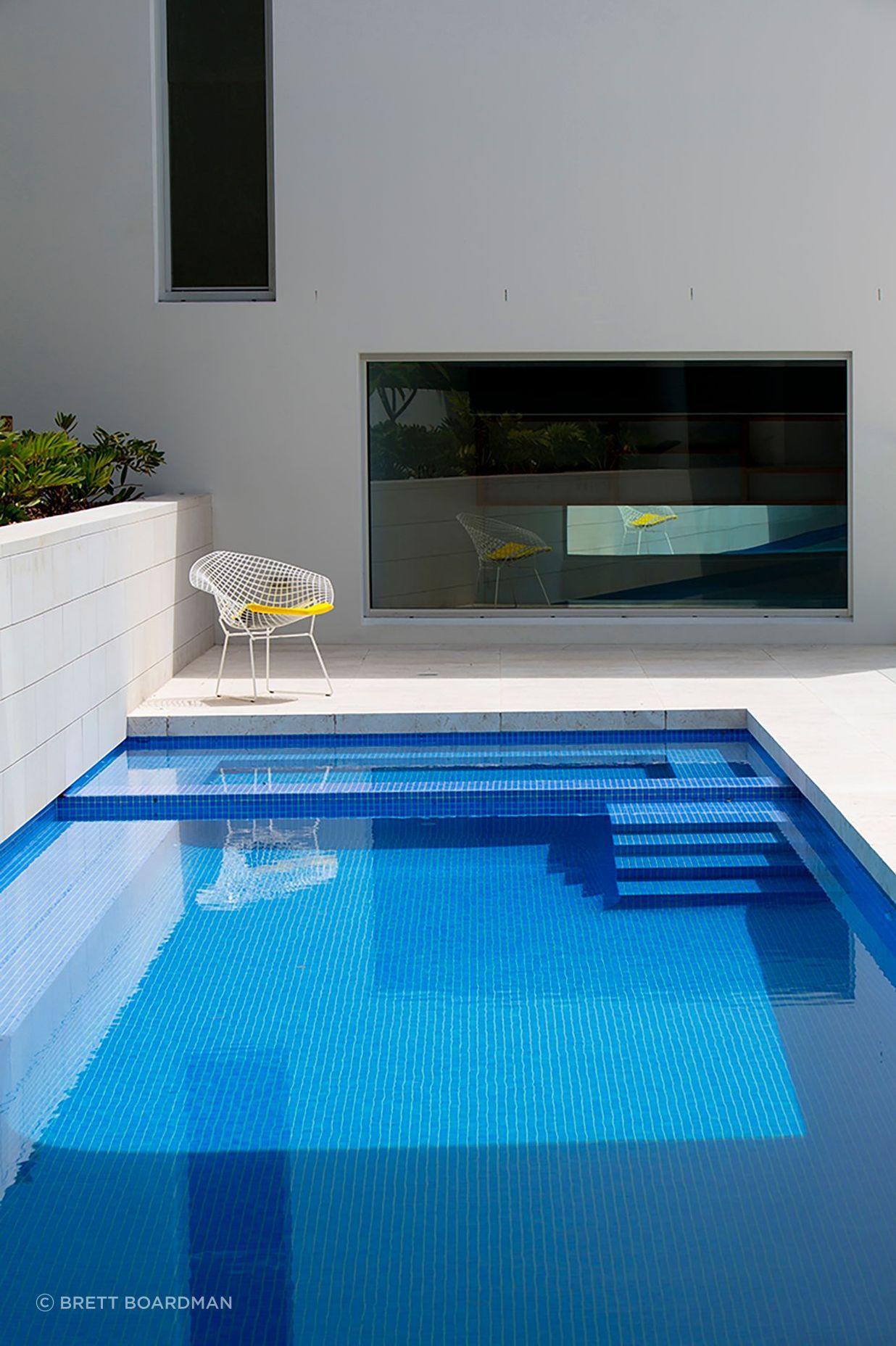 MHNDU Cantilever House