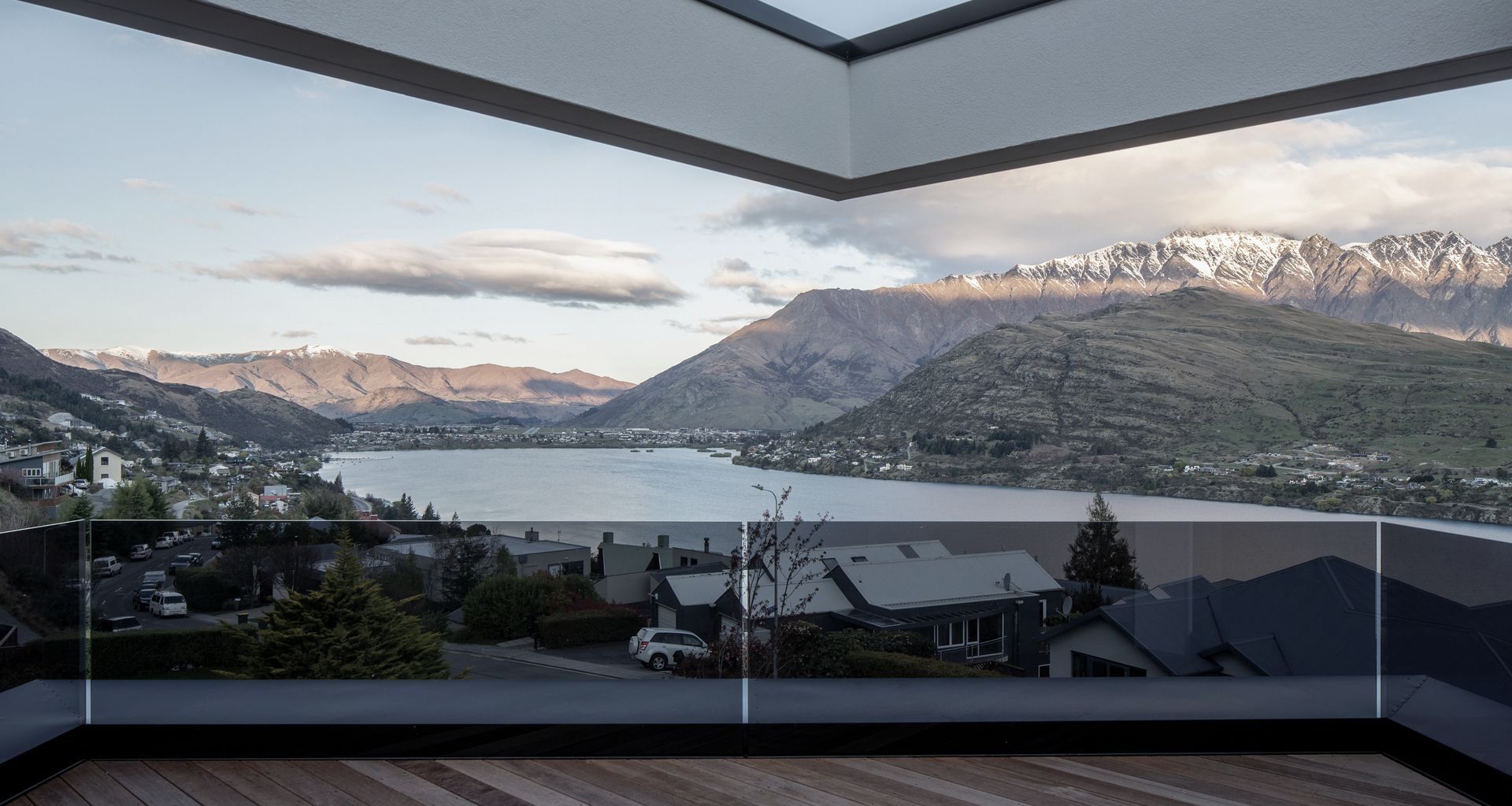 Remarkable view, Queenstown banner