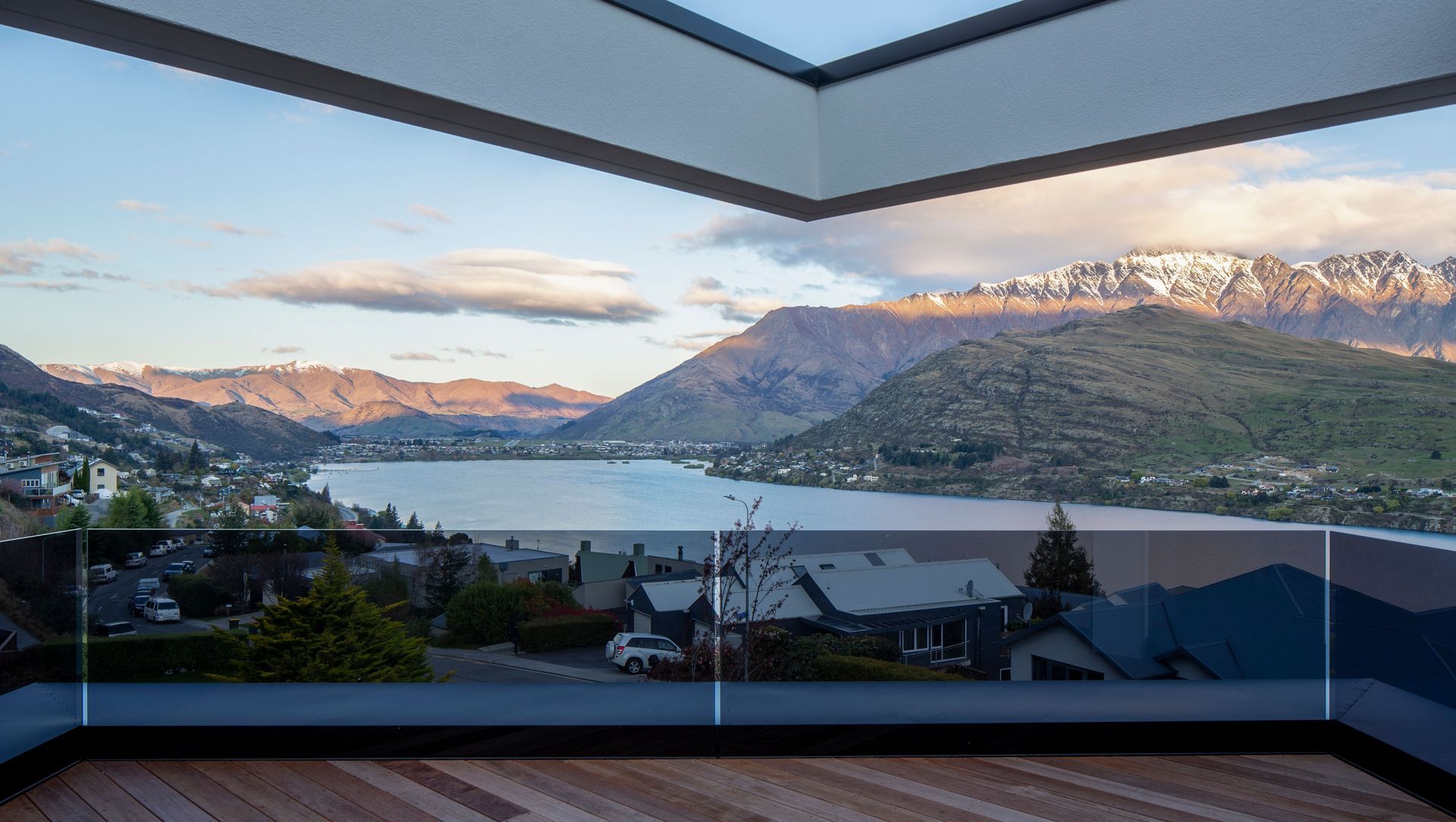 Remarkable view, Queenstown banner
