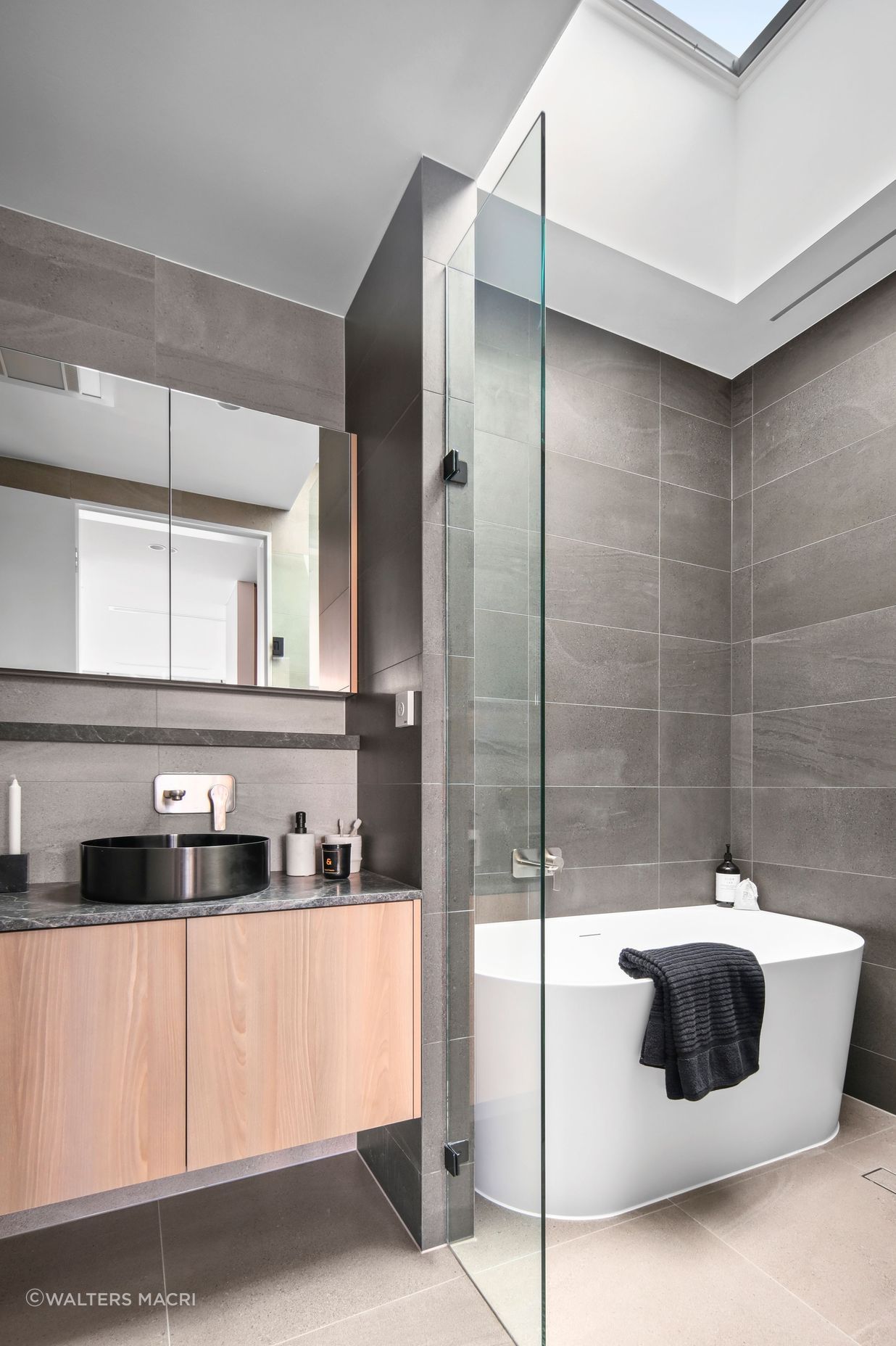 22MortlakeStreetConcordHighBathroom2.jpg