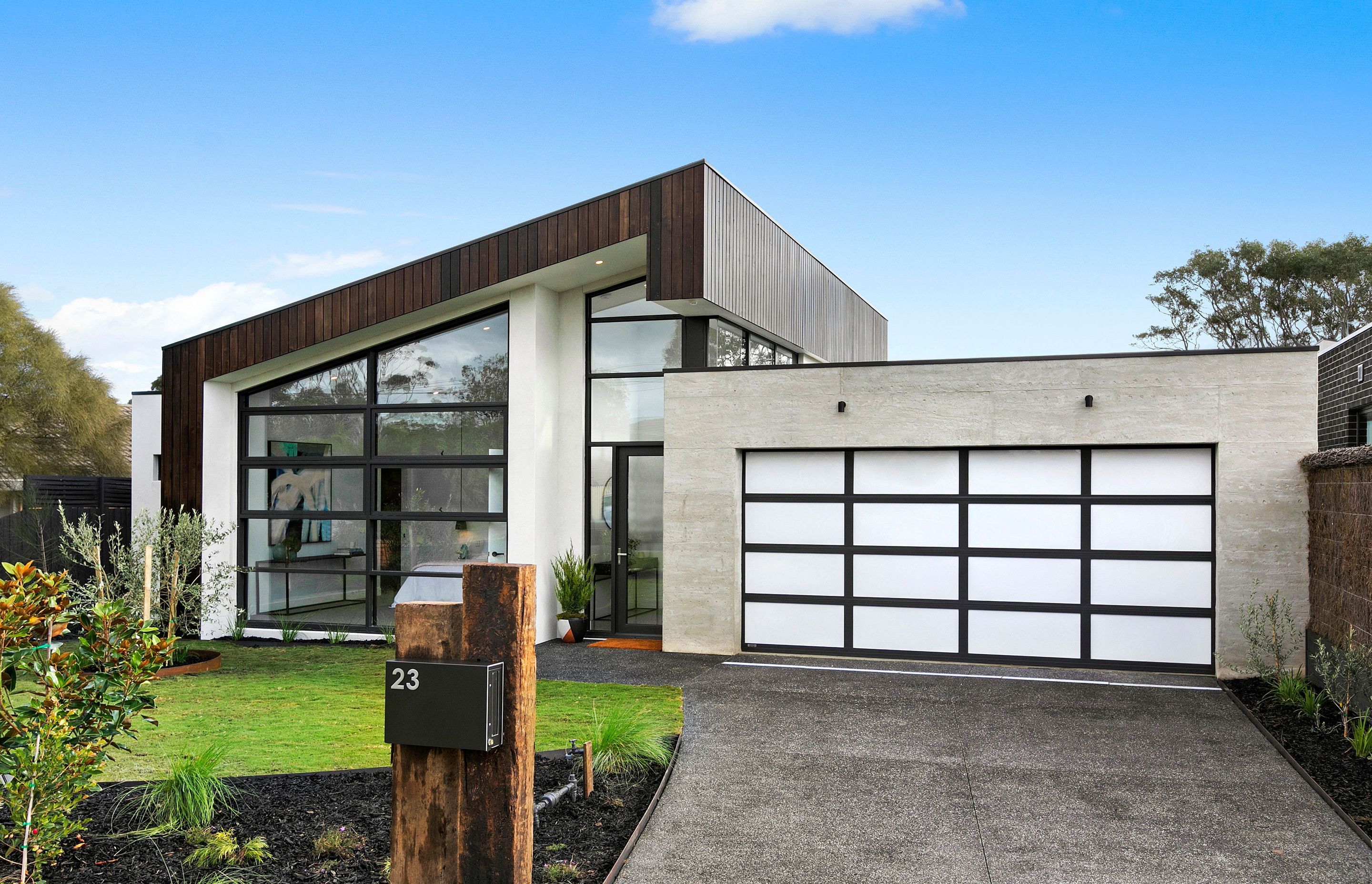 23 Nelson, Mornington