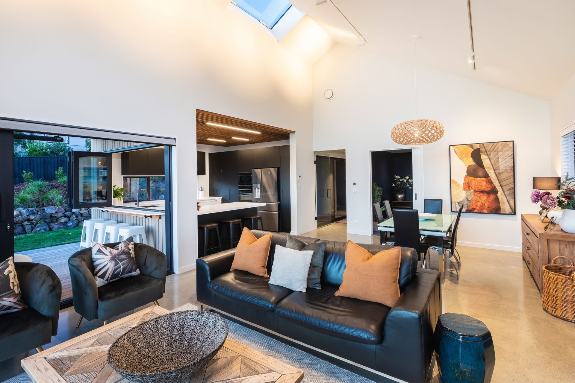 Cashmere - A view to Adventure