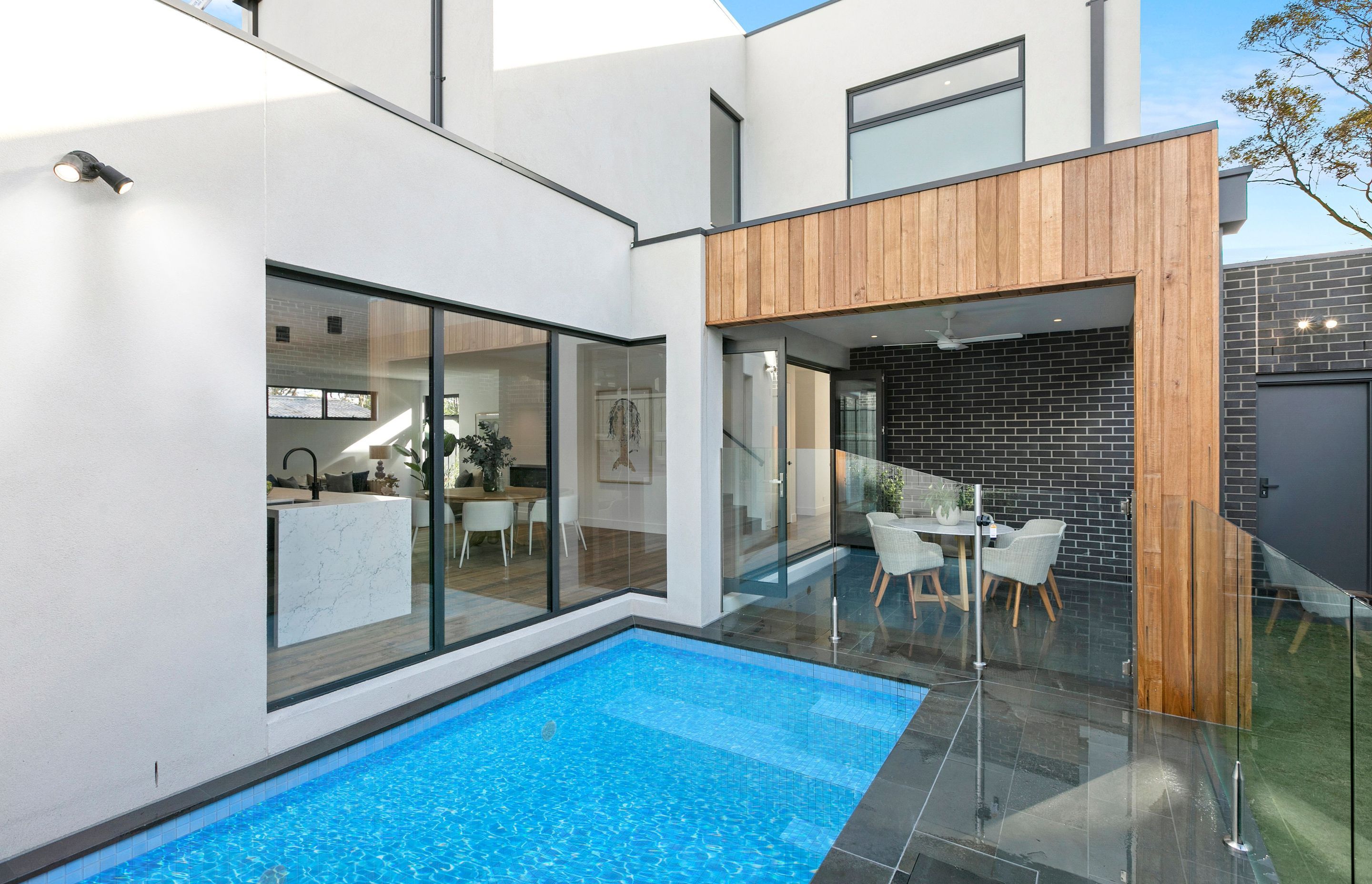 24 Raglan St, Mornington
