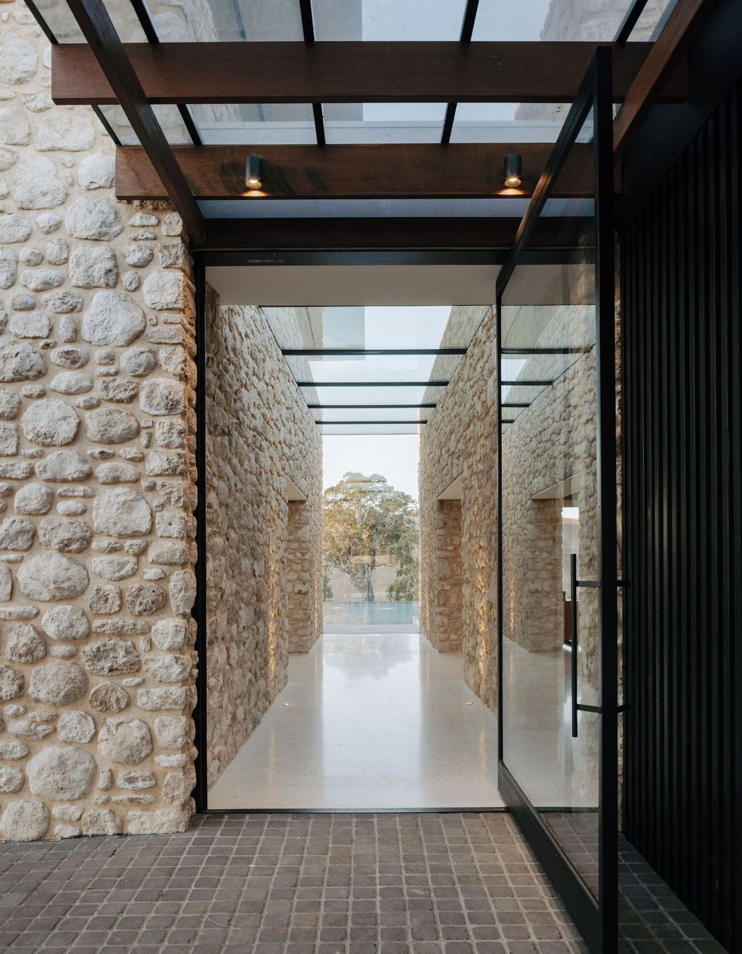 240300cmphotoglasshousekersbrook0025.jpg