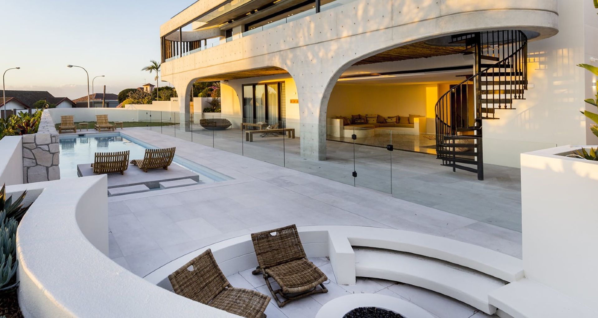 Clairvaux Wall Cladding | Luna Chiaro Limestone | RNB Property Group | Maxine Scalabrino-Fine Architect | Green Coast Landscapes