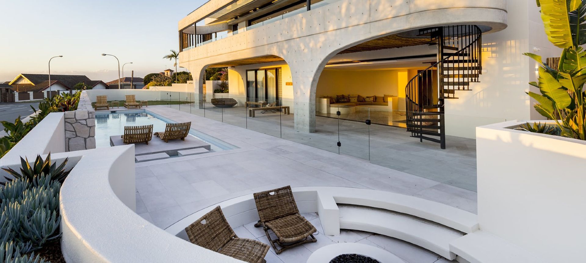Clairvaux Wall Cladding | Luna Chiaro Limestone | RNB Property Group | Maxine Scalabrino-Fine Architect | Green Coast Landscapes