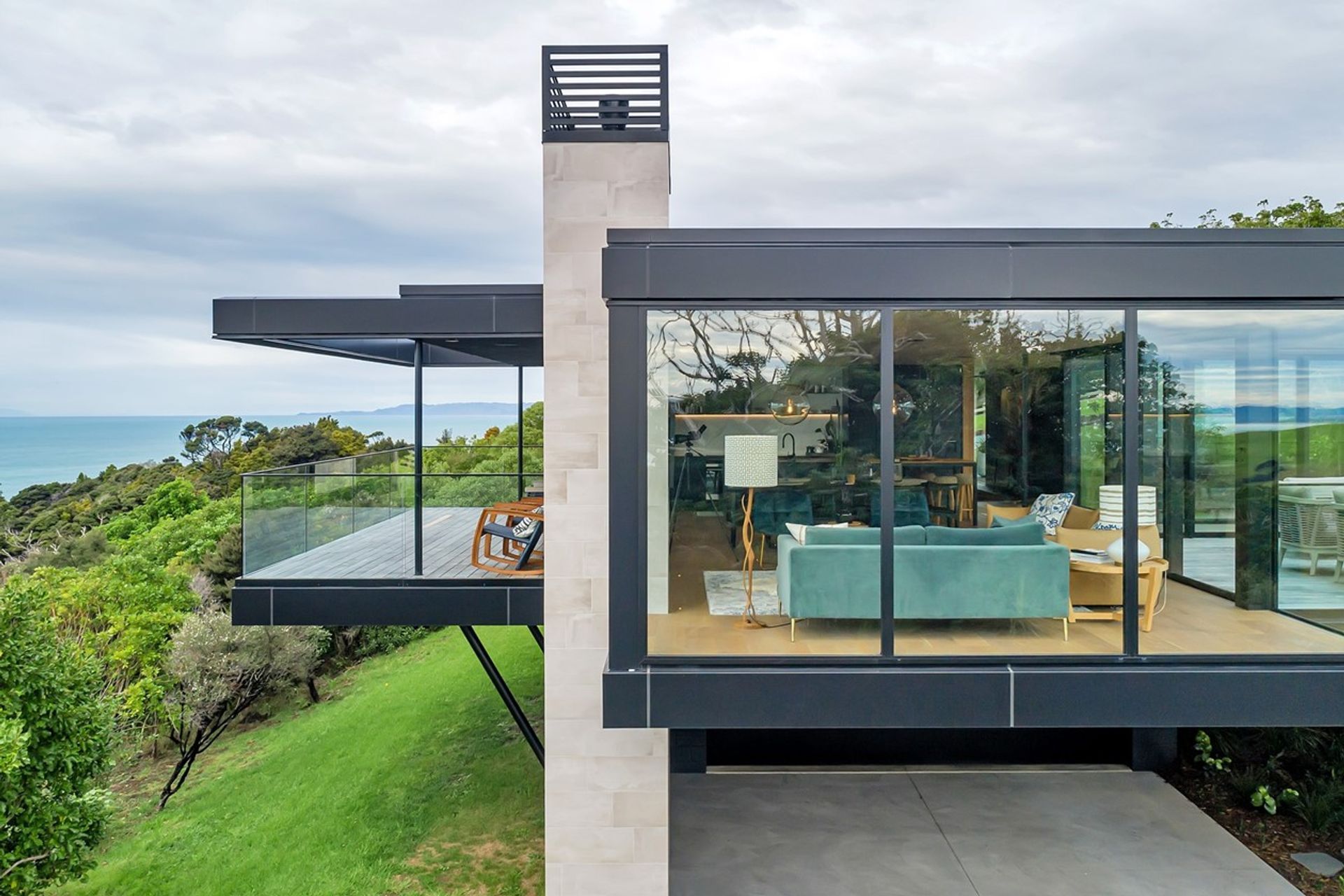 House Of The Year, Special Branch