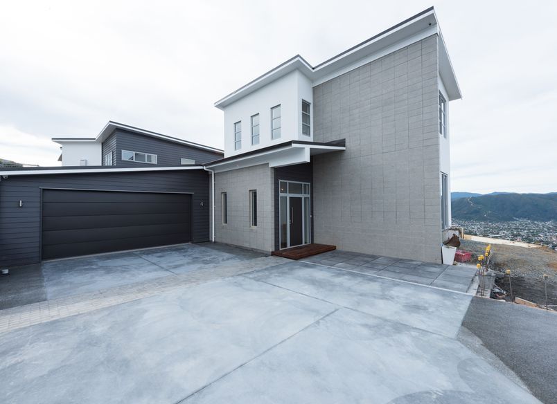 Tirohanga House