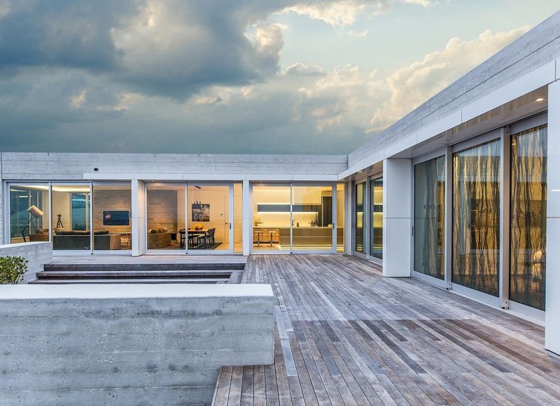 Weir Residence: concrete in contrast